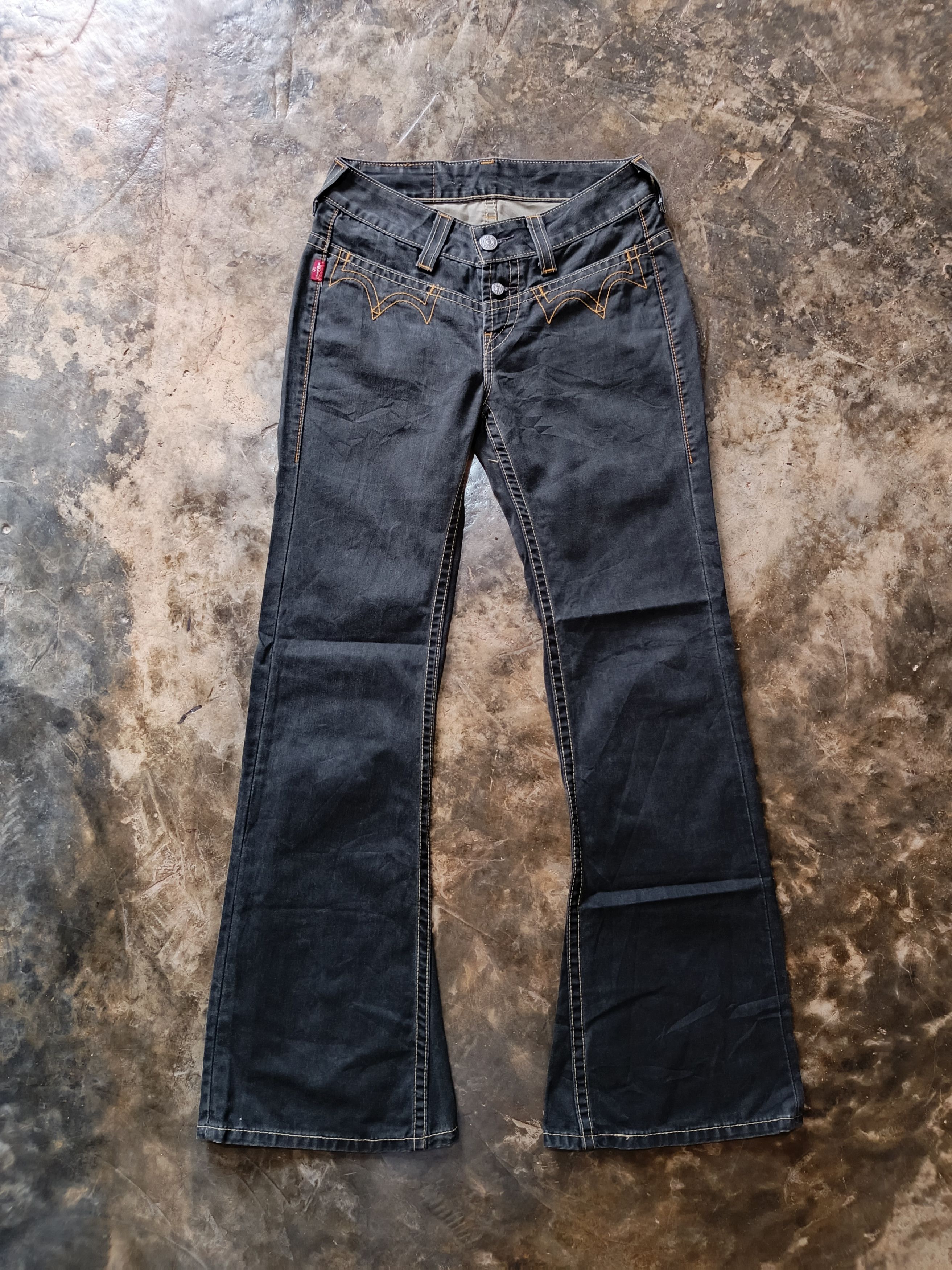 Levi's Vintage Levi's flared jeans Size 28" / US 6 / IT 42 - 1 Thumbnail