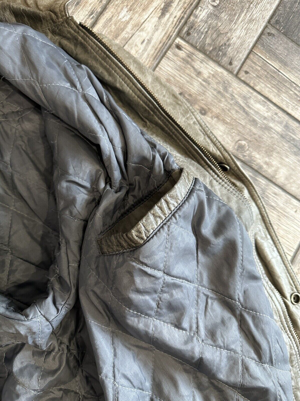 Valentino Vintage Valentino Uomo Distressed Leather Bomber Jacket Men Size US XL / EU 56 / 4 - 21 Thumbnail