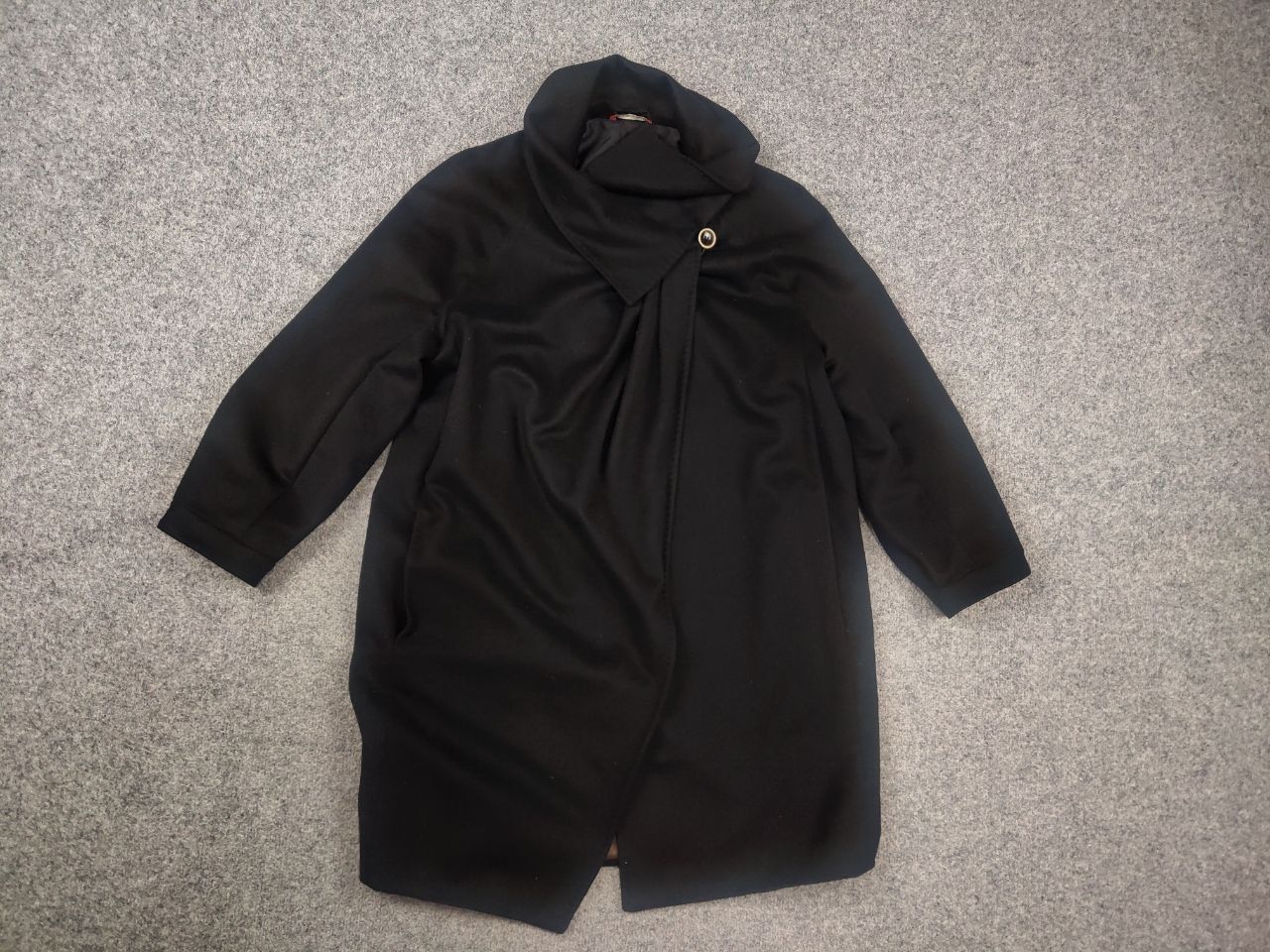 Max Mara Max Mara Studio Cashmere Half Wrap button coat Jacket loose Size M / US 6-8 / IT 42-44 - 2 Thumbnail