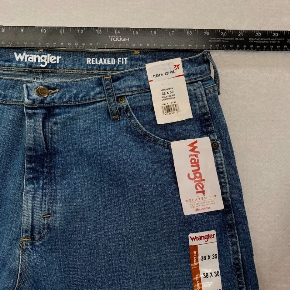 Wrangler Wrangler Jeans Mens 38x30 Relaxed Fit Straight Leg Medium Wash Blue Denim Pants Size US 38 / EU 54 - 6 Thumbnail