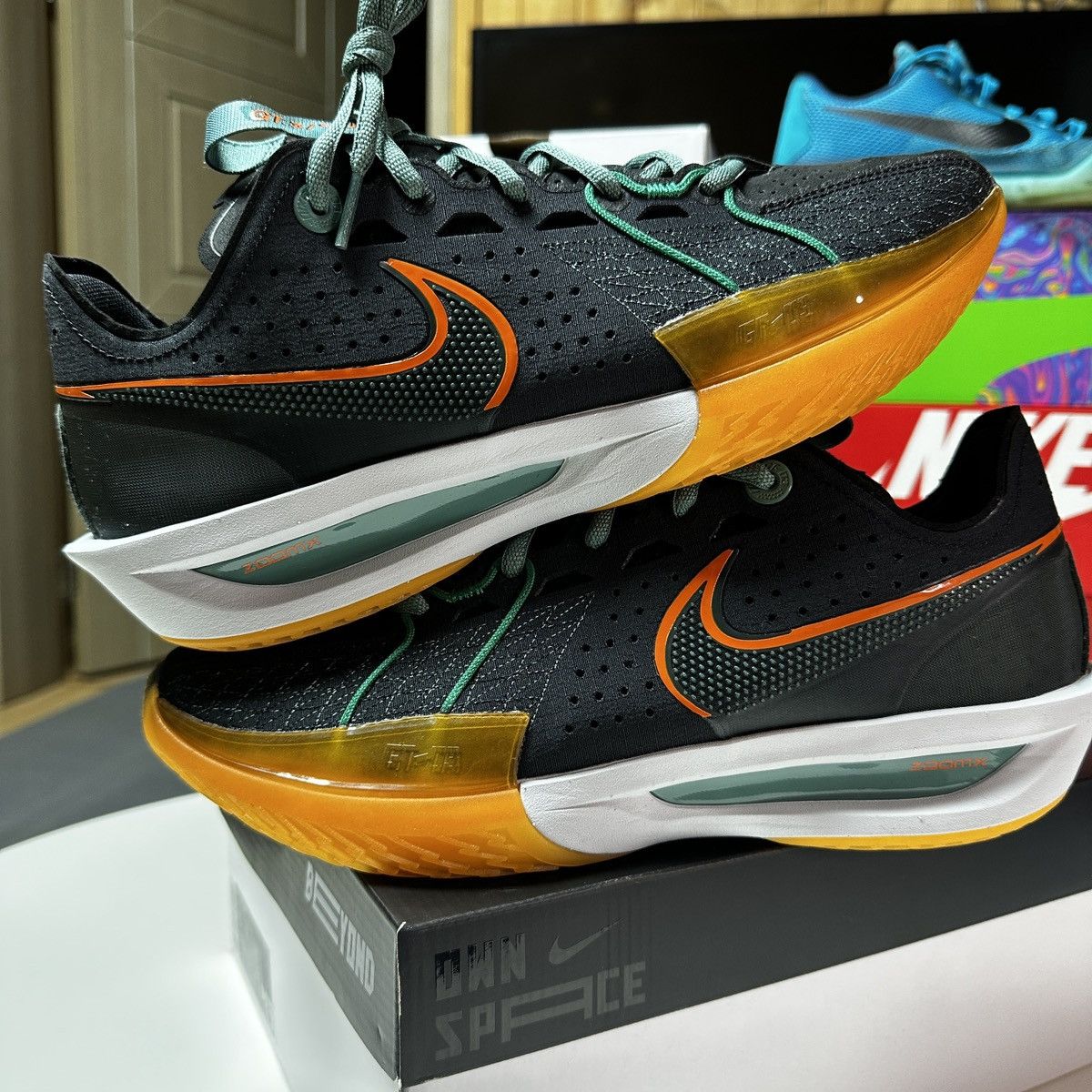 Nike NEW Size 10 US G.T. Cut 3 EP Black/Malachite-Vintage Green Size US 10 / EU 43 - 2 Thumbnail