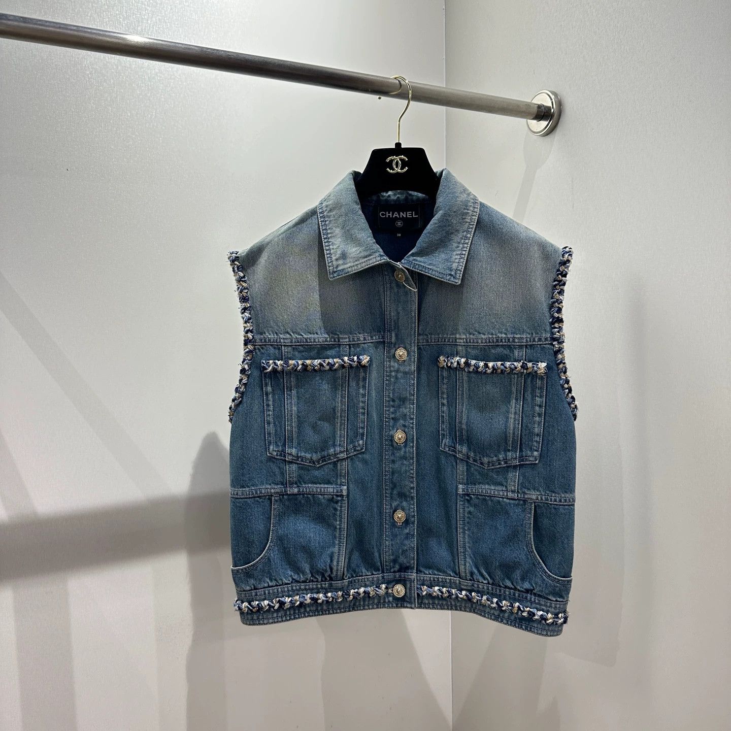 Chanel Chanel 25A apr606 tweed-trimmed denim vest Size S / US 4 / IT 40 - 1 Thumbnail