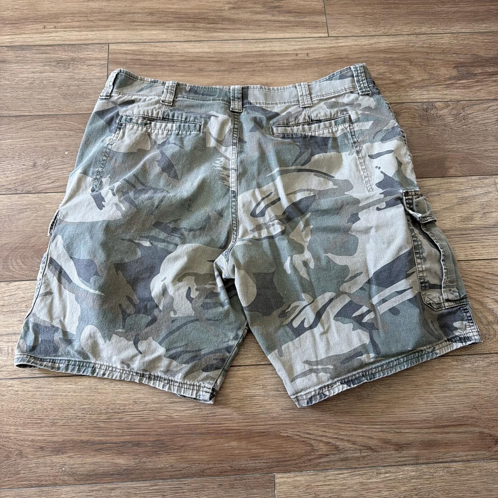 Wrangler Vintage Y2K Wrangler Relaxed Fit Camo Cargo Shorts Grunge 38 Size US 38 / EU 54 - 4 Thumbnail