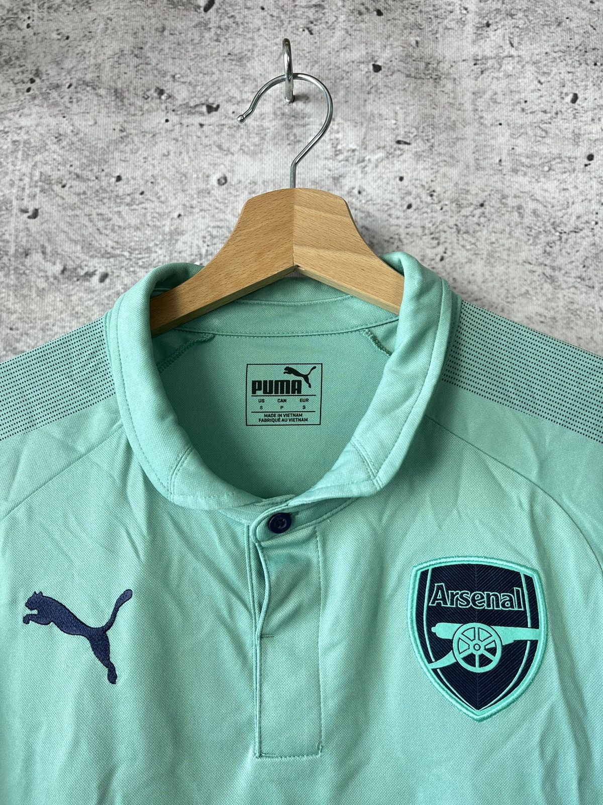 Puma × Vintage ARSENAL LONDON PUMA 2018/2019 FOOTBALL THIRD JERSEY Size US S / EU 44-46 / 1 - 3 Thumbnail