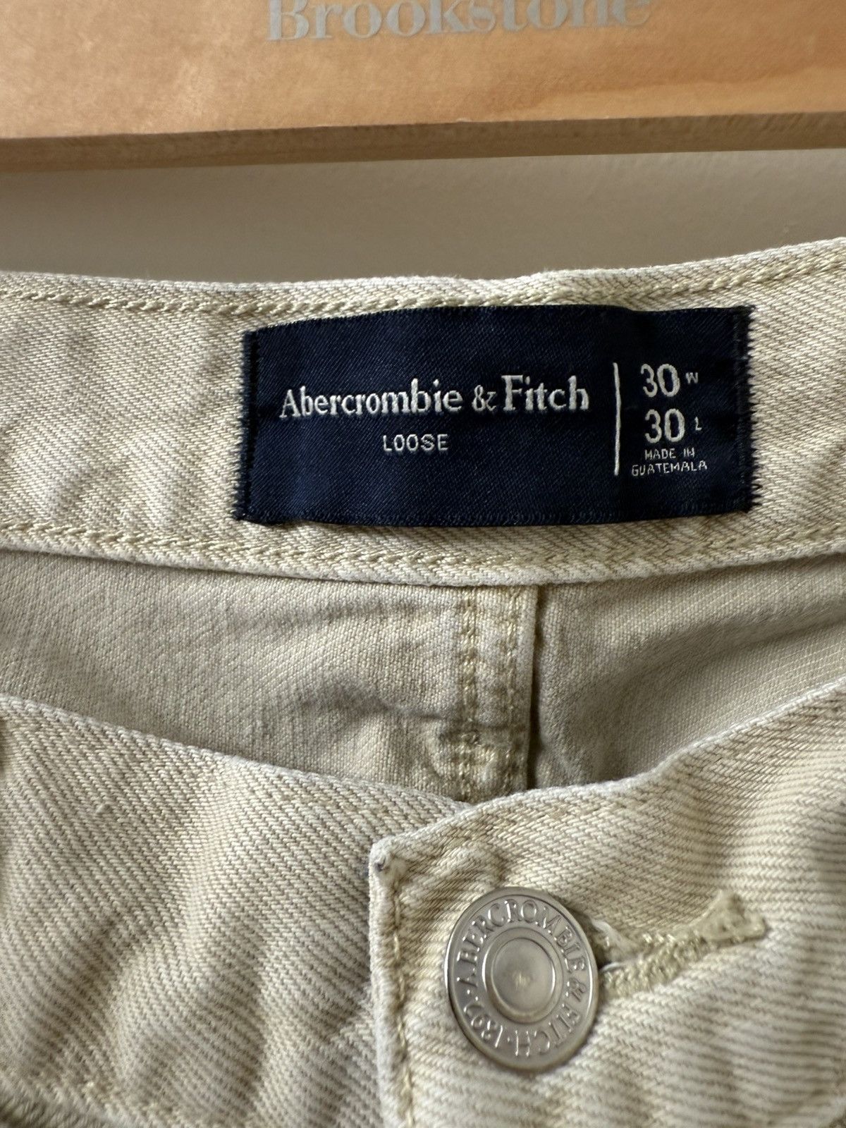 Abercrombie & Fitch Abercrombie Carpenter men’s Khaki Paint Splatter Loose Fit Size US 30 / EU 46 - 3 Thumbnail
