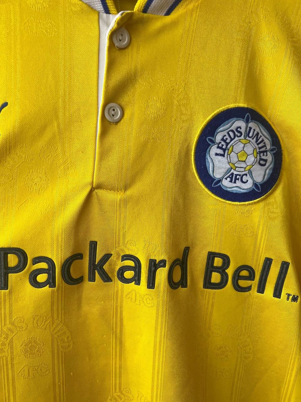 Puma 1997/98 LEEDS UNITED HOME SOCCER JERSEY FOOTBALL SHIRT SZ S Size US S / EU 44-46 / 1 - 4 Thumbnail