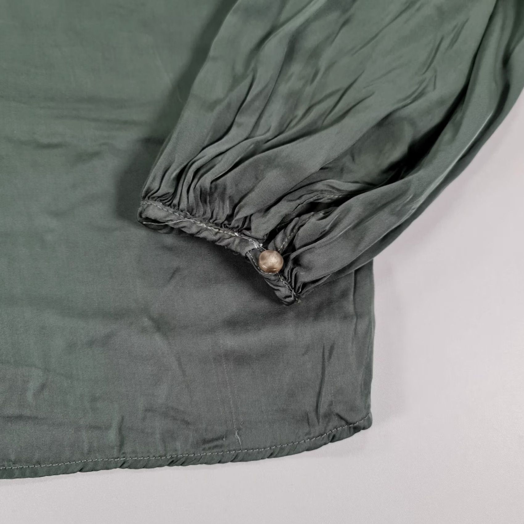 Velvet Velvet by Graham & Spencer Blouse Womens Green Satin Long Sleeves Round Neck XS S? Size S / US 4 / IT 40 - 5 Thumbnail
