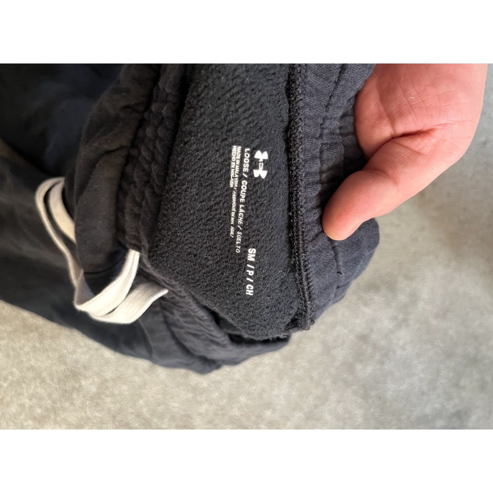 Under Armour Under Armour Men's Small Loose Jogger Sweatpants Solid Black Activewear Pants Regular Fit with Pockets Size US 29 - 5 Thumbnail