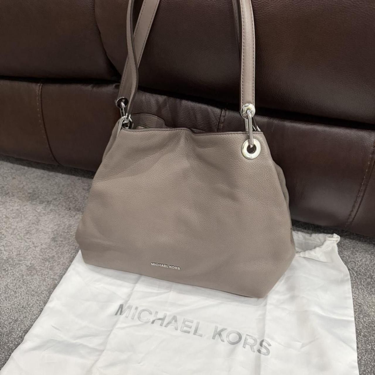 Michael Kors Michael Kors Pebbled Leather Shoulder Bag Size ONE SIZE - 1 Thumbnail