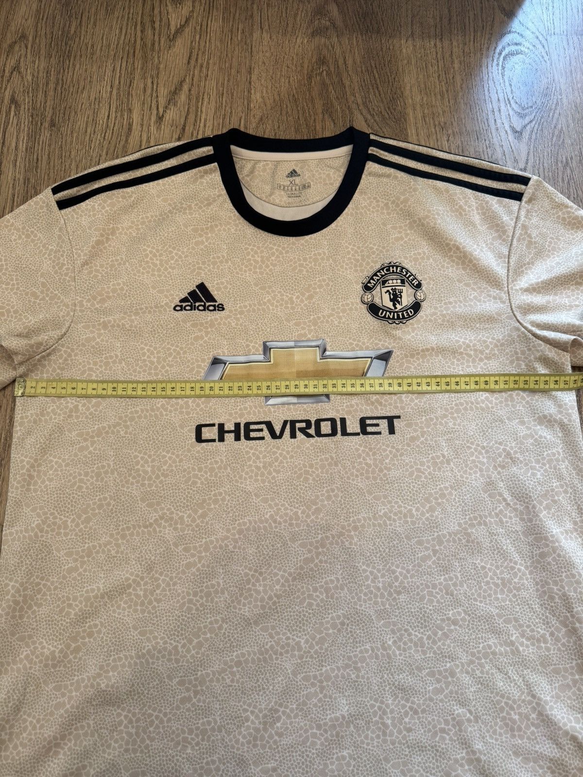 Adidas MANCHESTER UNITED 2019/20 AWAY FOOTBALL JERSEY ADIDAS SZ XL Size US XL / EU 56 / 4 - 3 Thumbnail