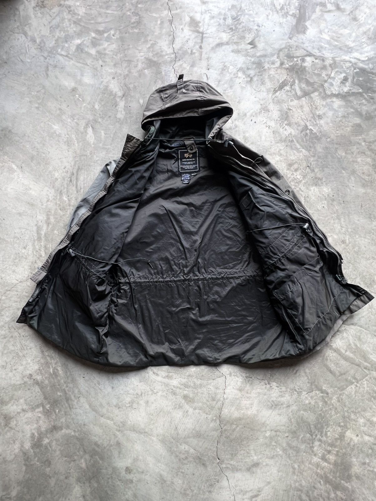 Alpha Industries Vintage Faded Alpha Industries Military Parka Jacket Size US L / EU 52-54 / 3 - 12 Thumbnail