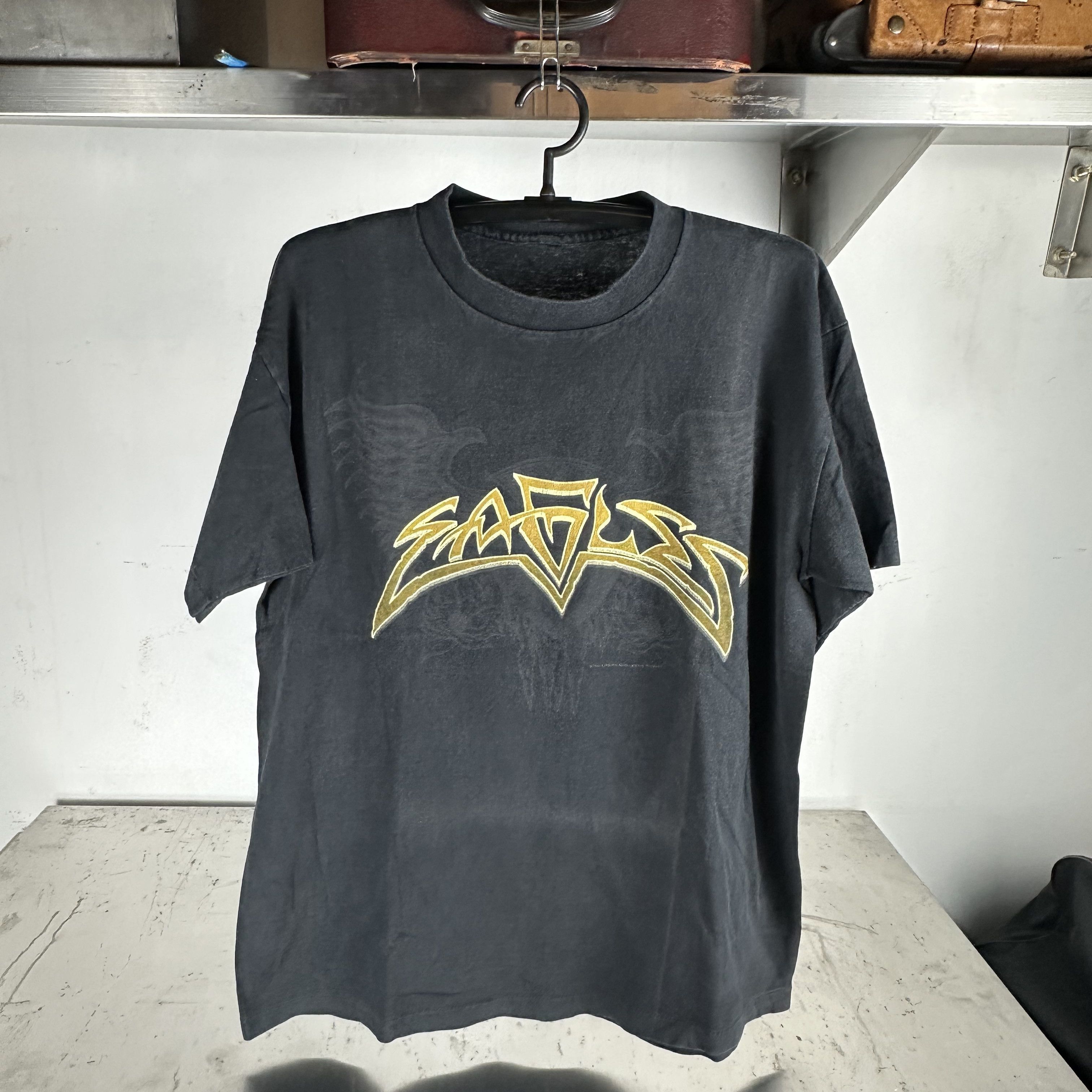 Vintage ​1996 Eagles Hell Freezes Over World Tour Graphic Tee Size US XL / EU 56 / 4 - 1 Thumbnail