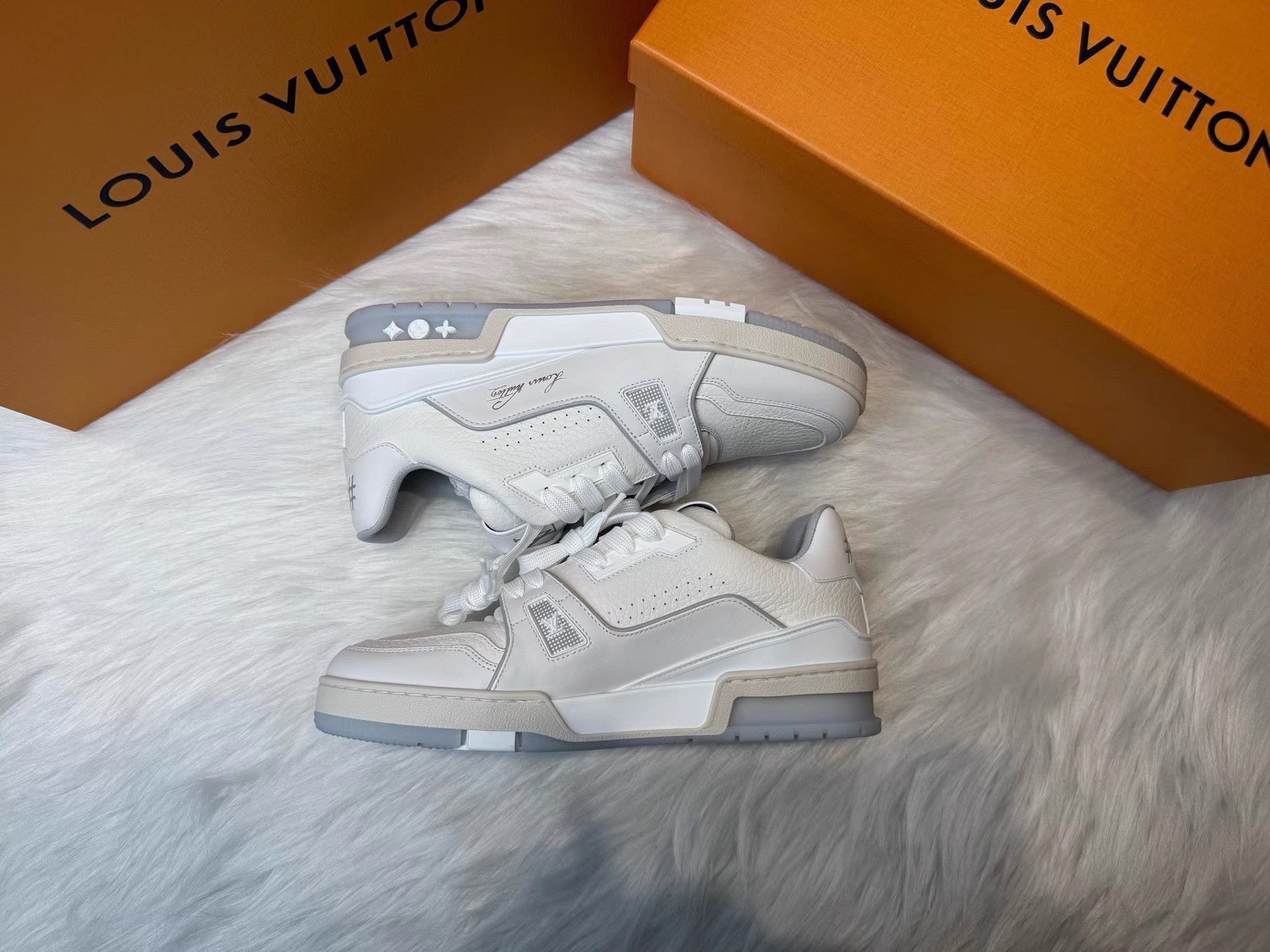 Louis Vuitton Louis Vuitton 2025 New White Cement Trainer Sneakers K36 Size US 9 / IT 39 - 6 Thumbnail