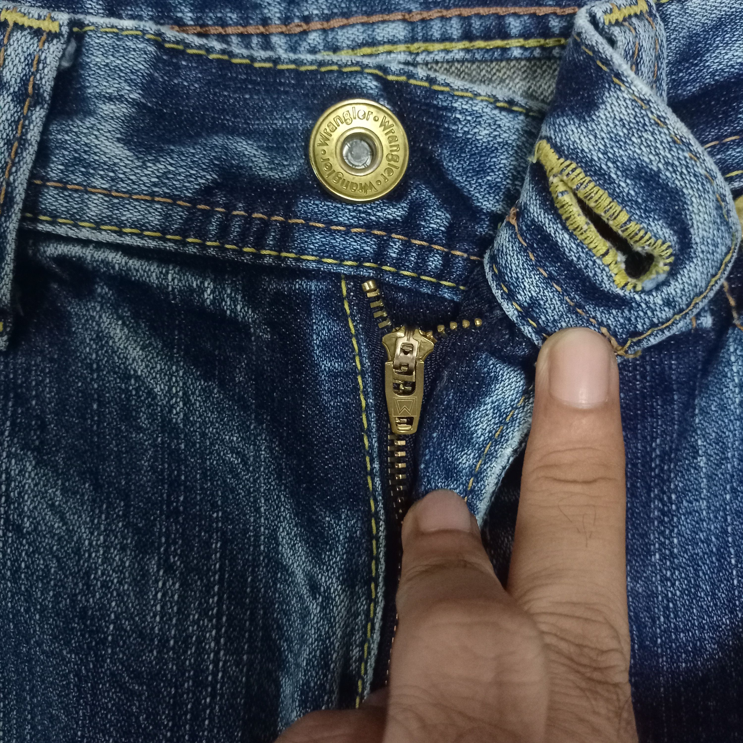 Wrangler Vintage Wrangler Blue Wash Distressed Flare Jeans 30x32 Size US 30 / EU 46 - 3 Thumbnail