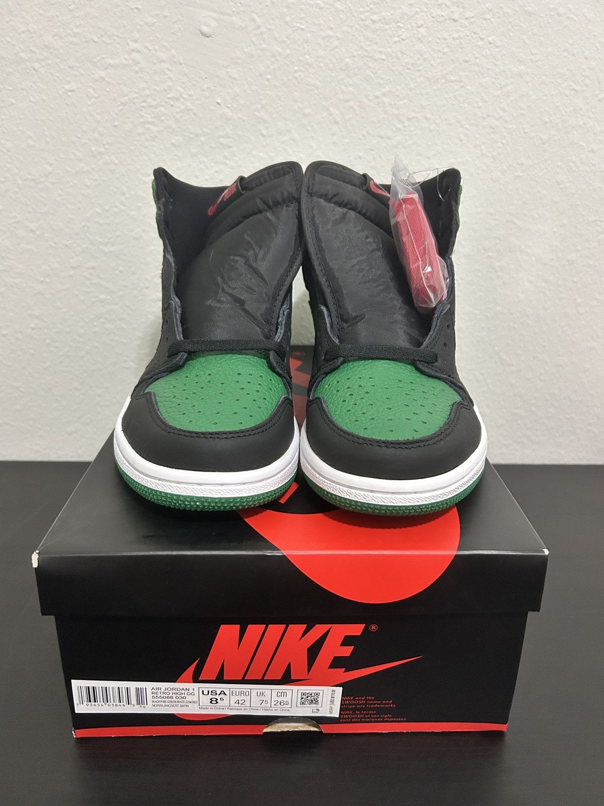 Jordan Brand Jordan 1 High Pine Green Size US 8.5 / EU 41-42 - 4 Thumbnail