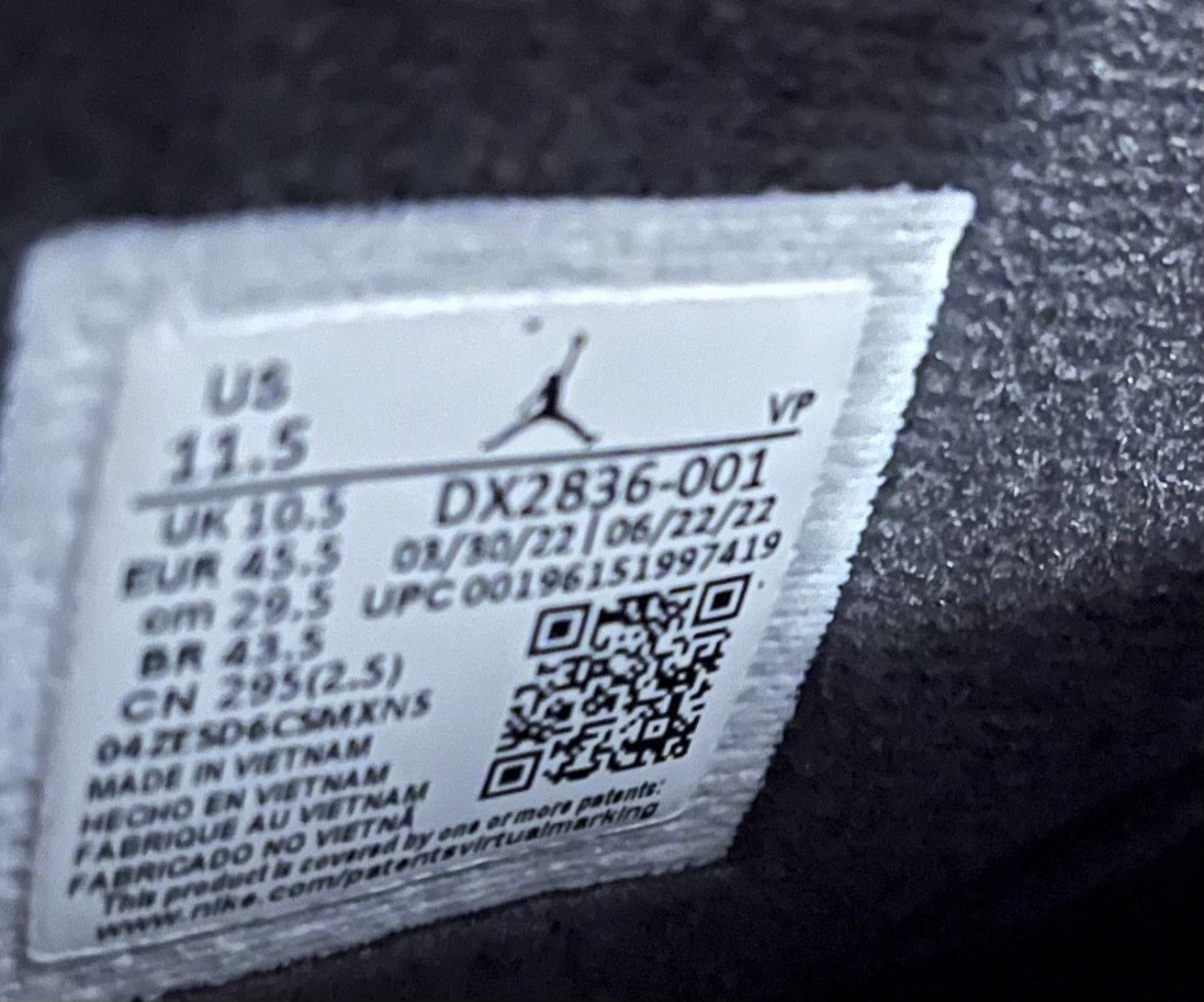 Jordan Brand Air Jordan 6 VI Retro Chrome Black Metallic Silver Size US 11.5 / EU 44-45 - 6 Thumbnail