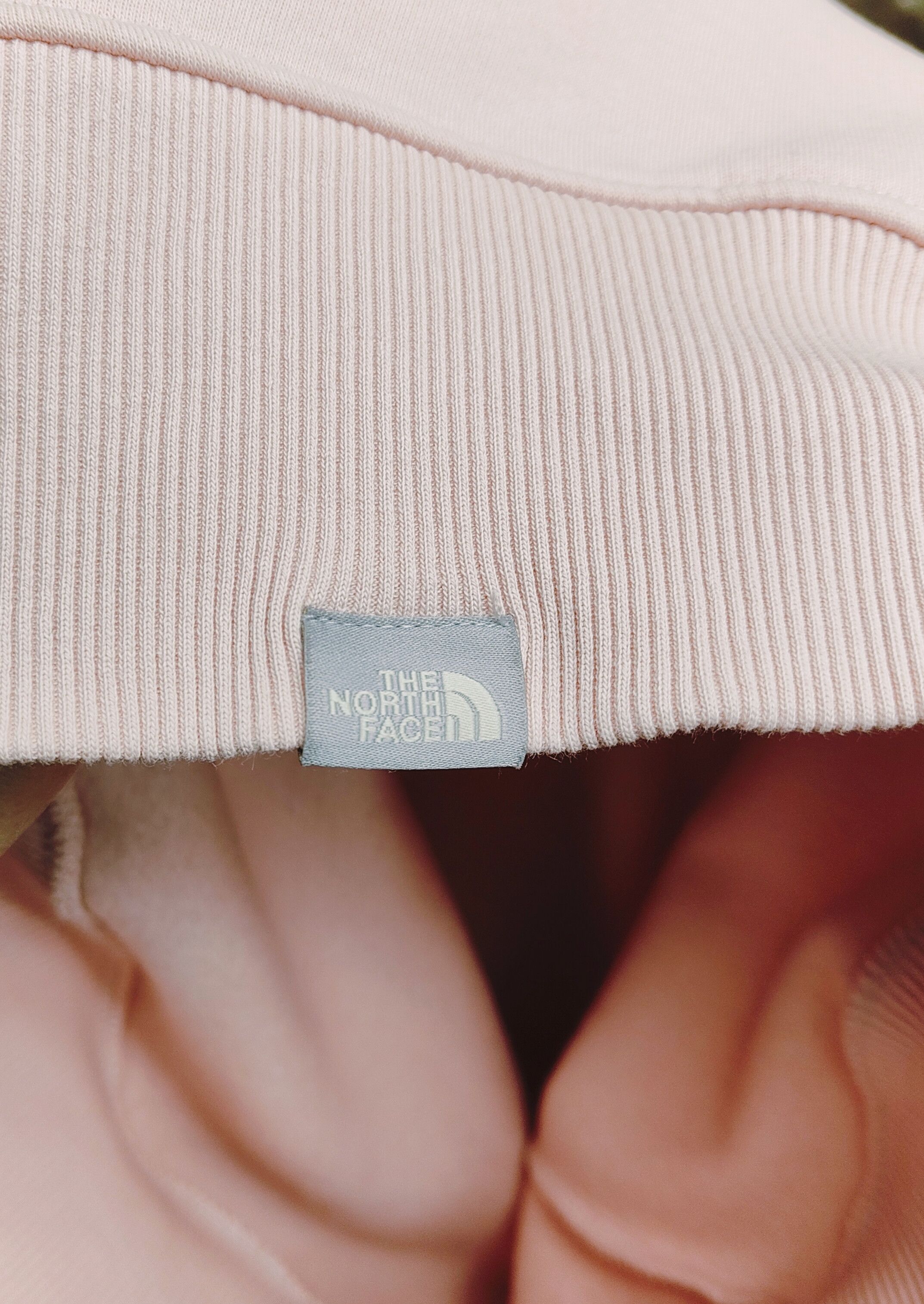 The North Face Sweatshirt The North Face Unisex the north face pink swtshrt Size US M / EU 48-50 / 2 - 5 Thumbnail
