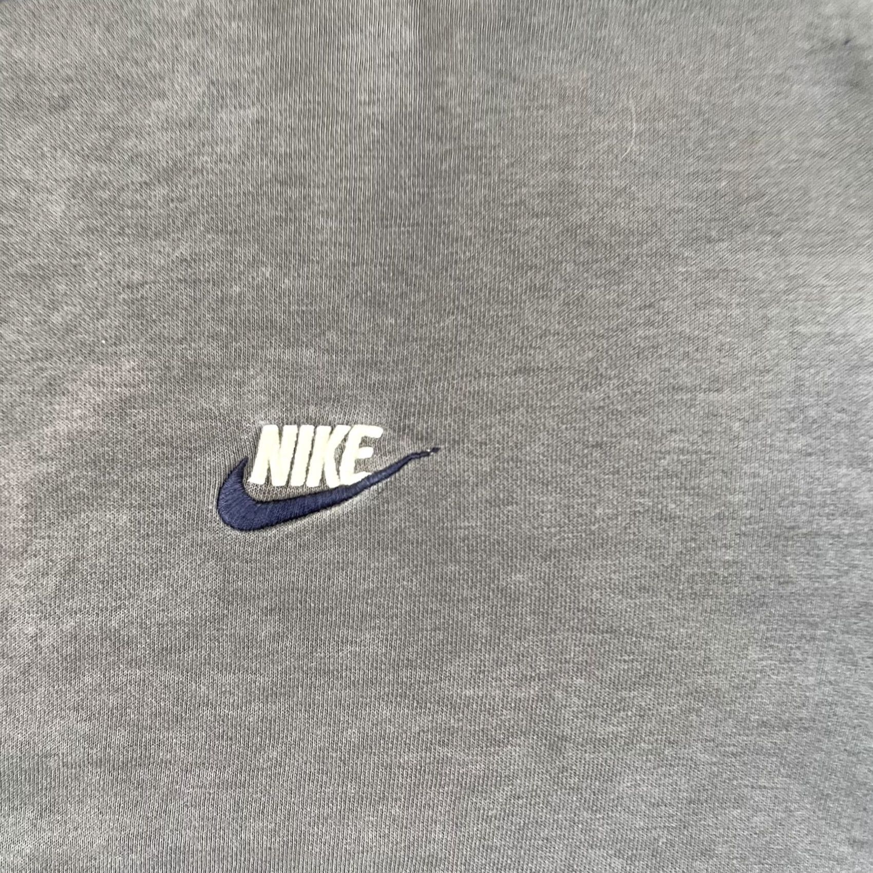 Nike VINTAGE Nike Sweatshirt Crewneck XL Gray Embroidered 90s Sports USA Men Size US XL / EU 56 / 4 - 2 Thumbnail