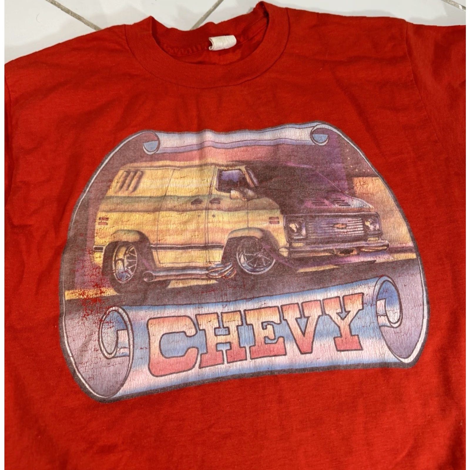 Vintage VINTAGE Chevy Van Chevrolet Red T-Shirt L Unisex Adults Large Car 1970s | Red Cars Classic Shirt Mens Womens? Size US L / EU 52-54 / 3 - 2 Thumbnail