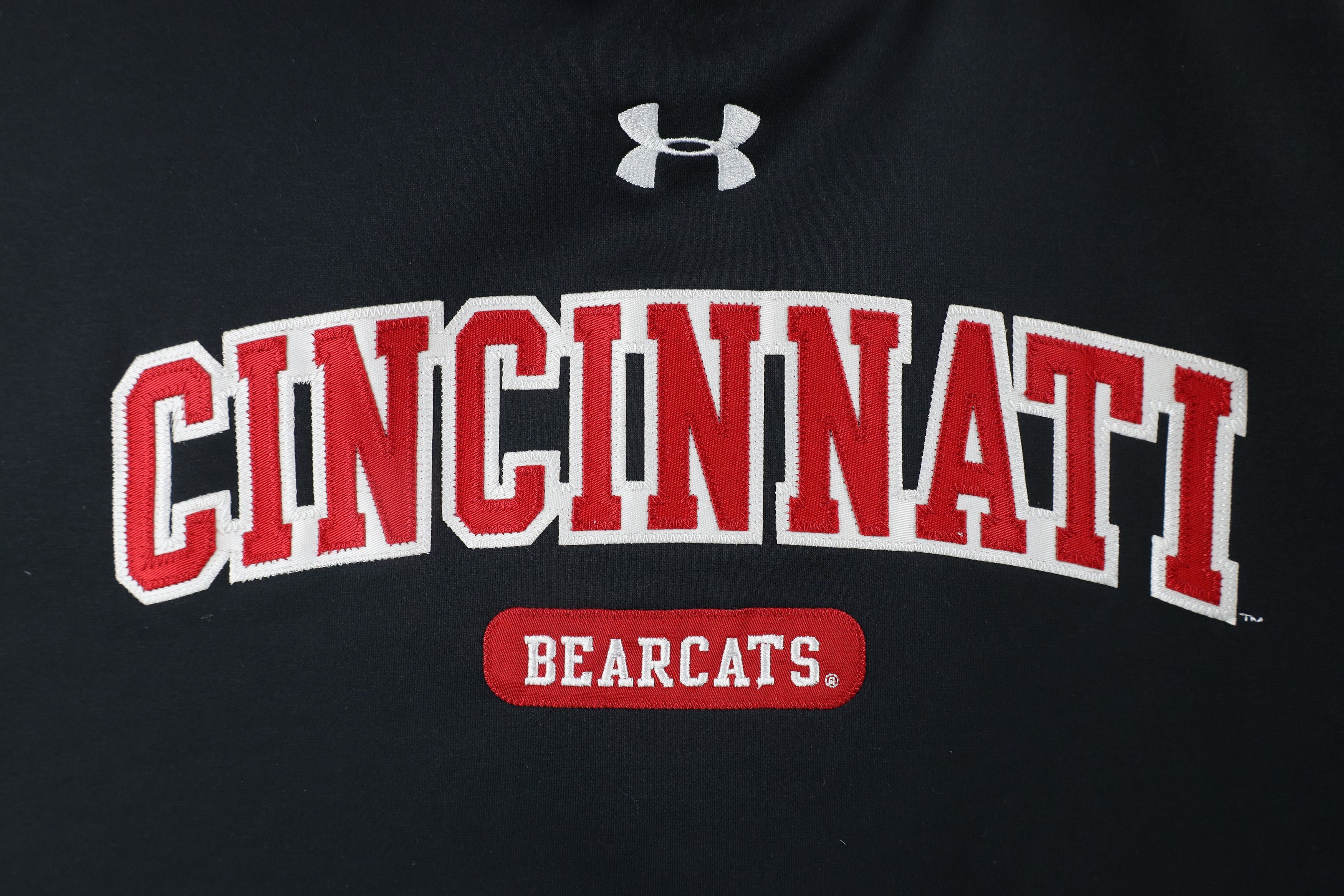 Under Armour × Vintage Under Armour University of Cincinnati Football Hoodie Black Size US XXL / EU 58 / 5 - 4 Thumbnail
