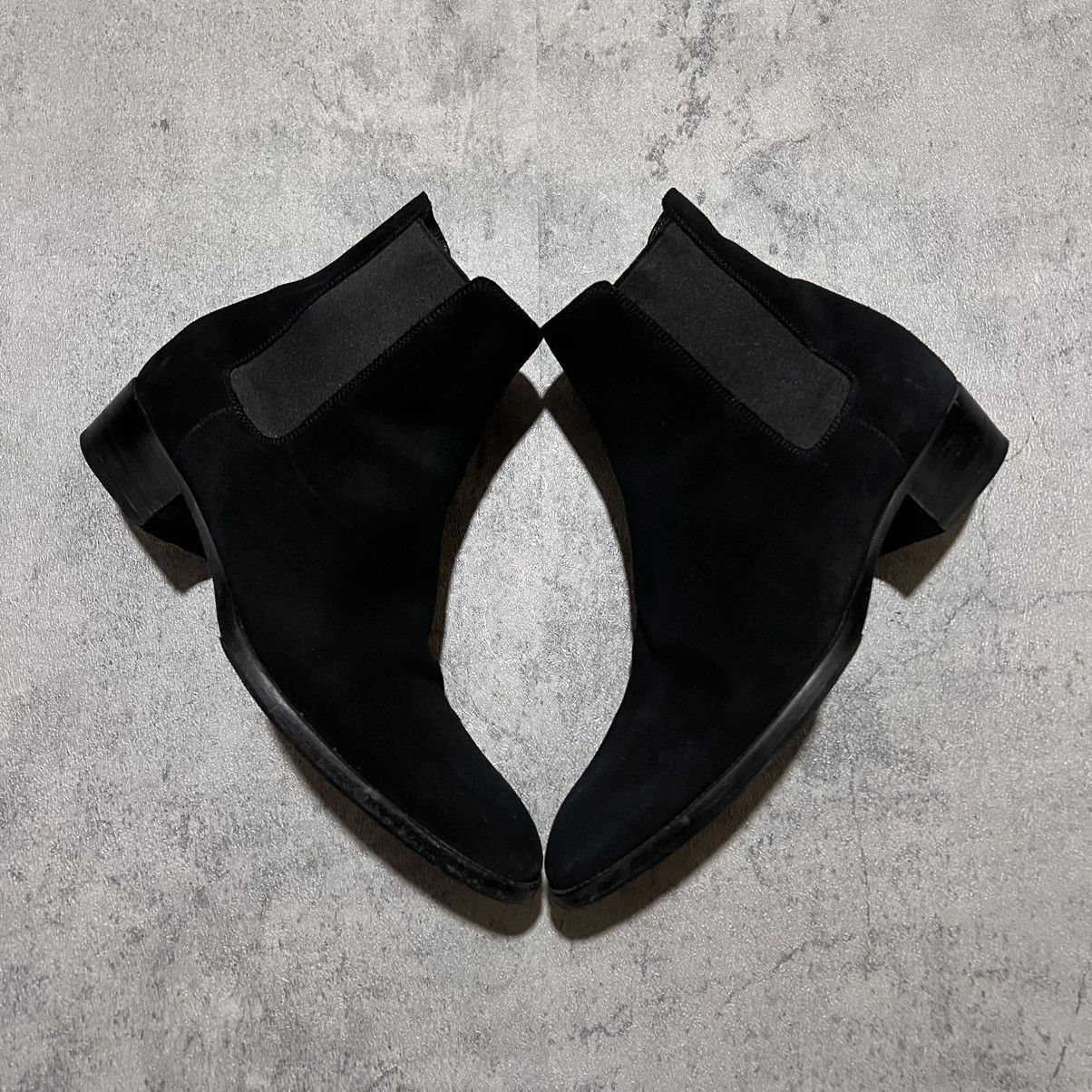 Saint Laurent Paris Saint Laurent Paris Wyatt Suede Chelsea Boots Hedi Slimane Size US 6 / EU 39 - 2 Thumbnail