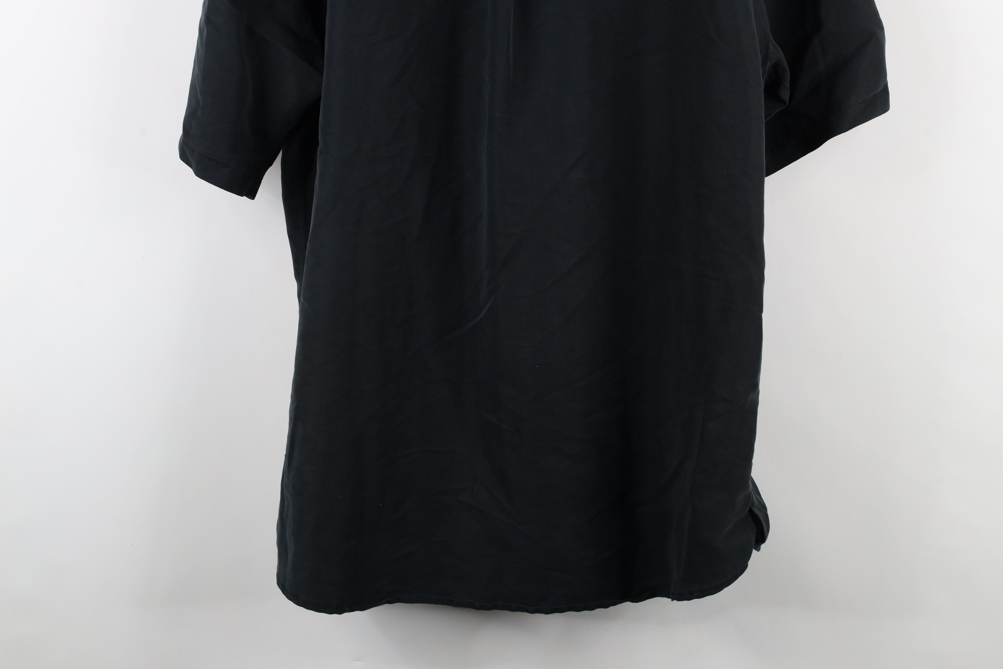 Asics × Vintage Vintage Asics Spell Short Sleeve Collared Button Shirt Black Size US L / EU 52-54 / 3 - 12 Thumbnail