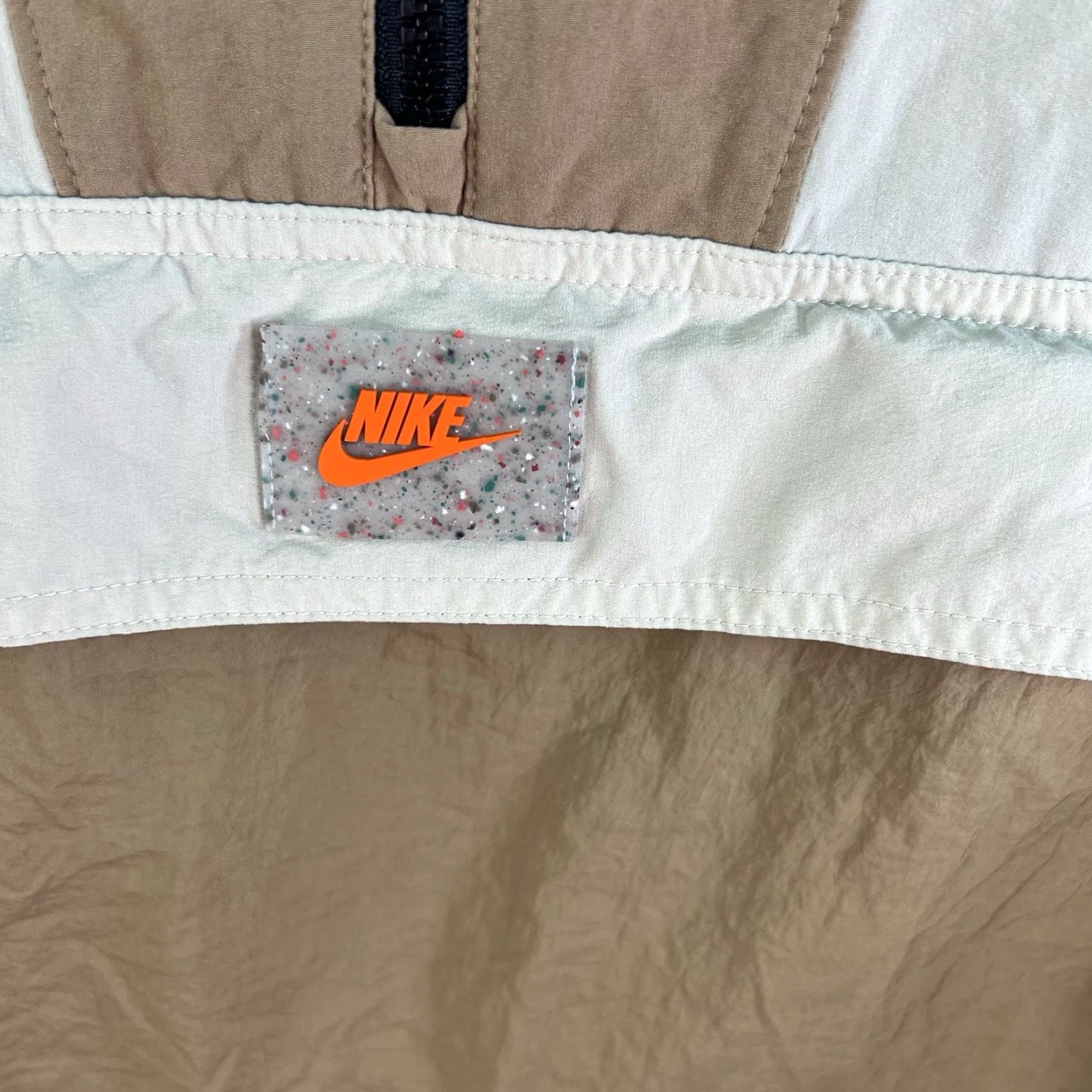 Nike Nike Revolution Windbreaker Jacket Womens Adult Medium Beige Casual Packable Hooded 90s Sports Size M / US 6-8 / IT 42-44 - 3 Thumbnail