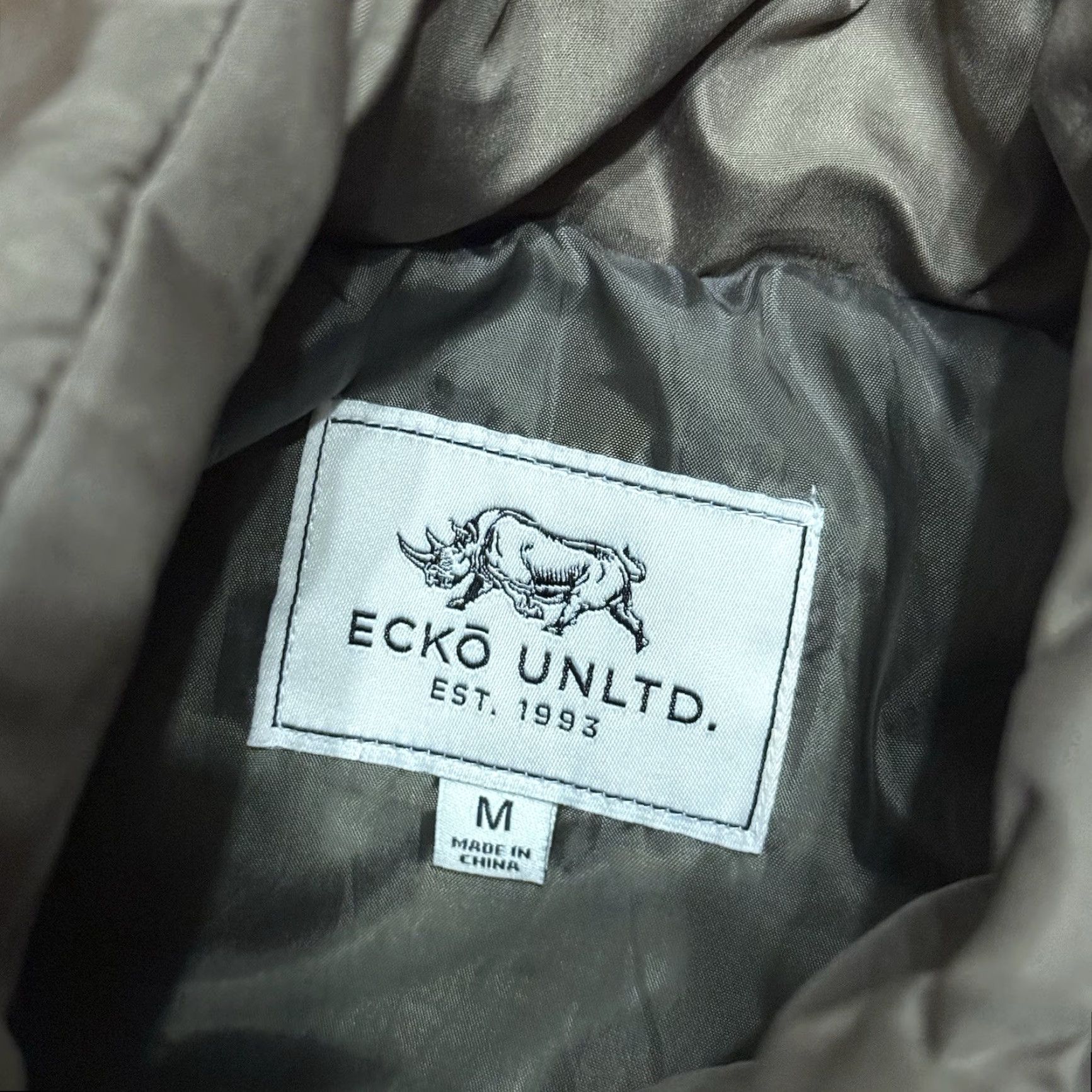 Ecko Unltd. VINTAGE Ecko Unltd. Puffer Vest Mens Medium Green Camo 90s Streetwear, 90s Theme, Full Zip, Pockets, Relaxed Fit, Regular Size, Polyester Size US M / EU 48-50 / 2 - 3 Thumbnail