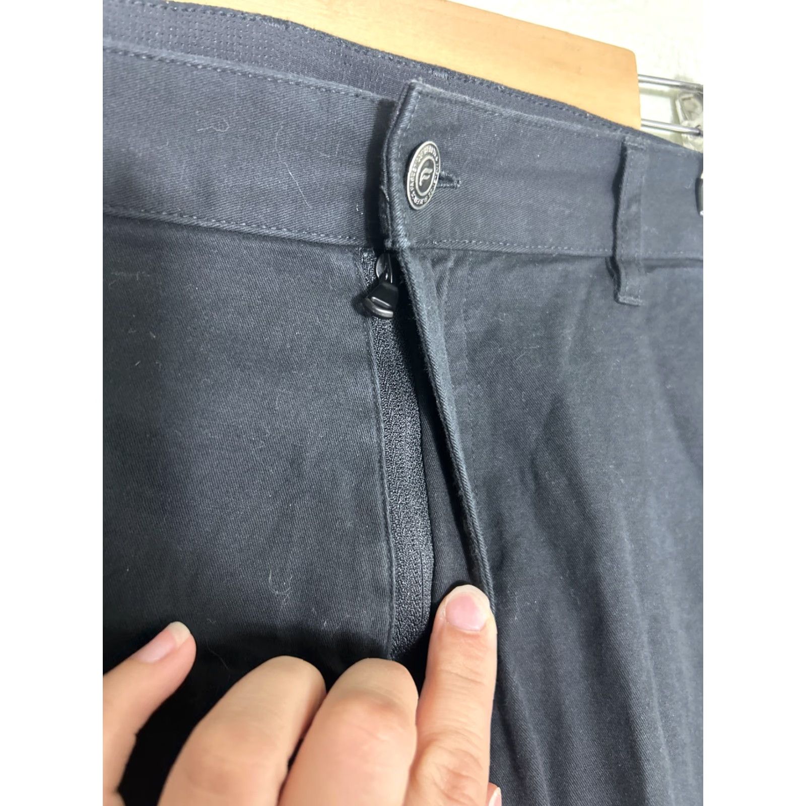Fabletics Fabletics Black Cotton Chino Pants 40x27 Golf Men Regular 40 Inseam 27 Pants Black Cotton Chino Golf Mens Size US 40 / EU 56 - 6 Thumbnail