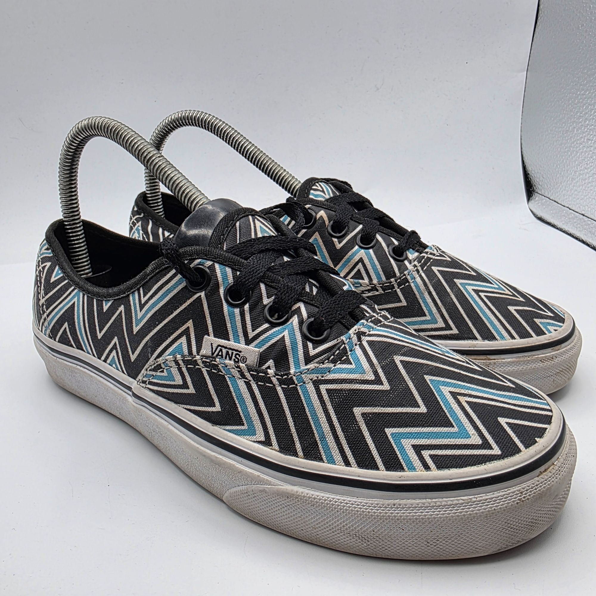 Vans Vans Authentic Chevron Print Womens Size 7.5 Black White Low Size US 7.5 / IT 37.5 - 1 Thumbnail