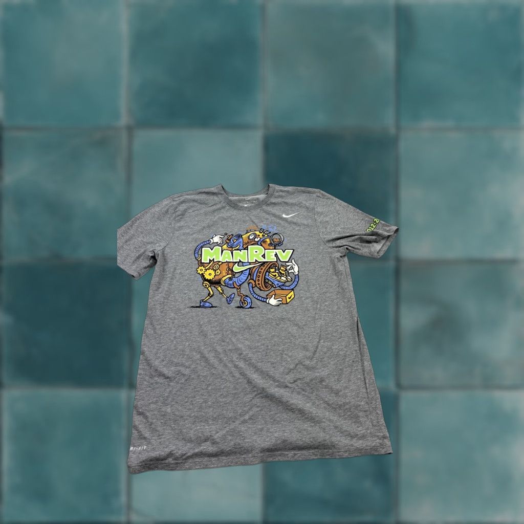Nike VINTAGE Nike ManRev Shirt Mens Large Gray Dri-FIT Graphic Robot Cartoon 2012-2018 Tee Size US L / EU 52-54 / 3 - 1 Thumbnail