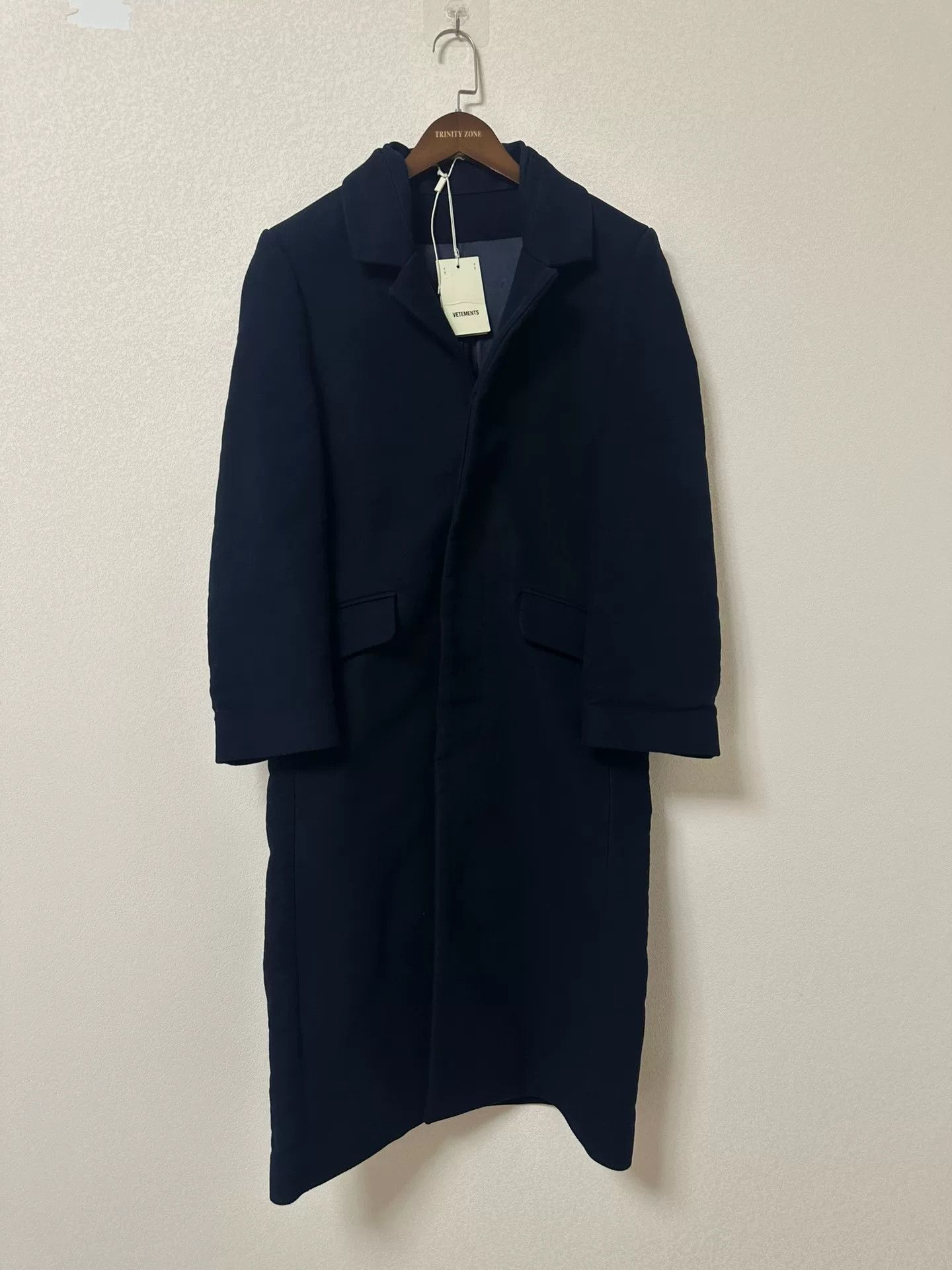 Vetements vetements 17aw coat with unique tail design Size US S / EU 44-46 / 1 - 1 Preview