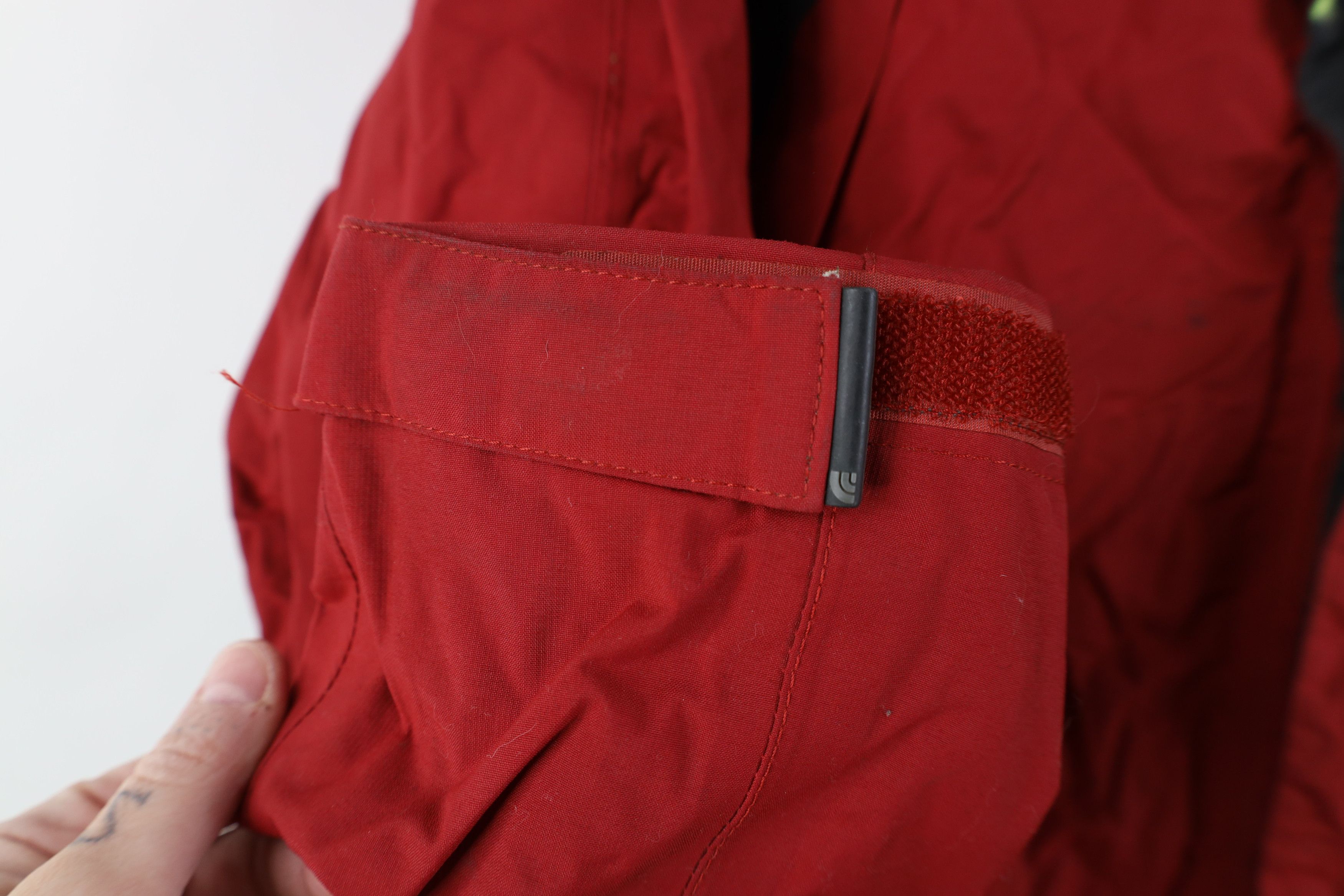 The North Face Vintage Y2K The North Face HyVent Waterproof Jacket Red Size US L / EU 52-54 / 3 - 8 Thumbnail
