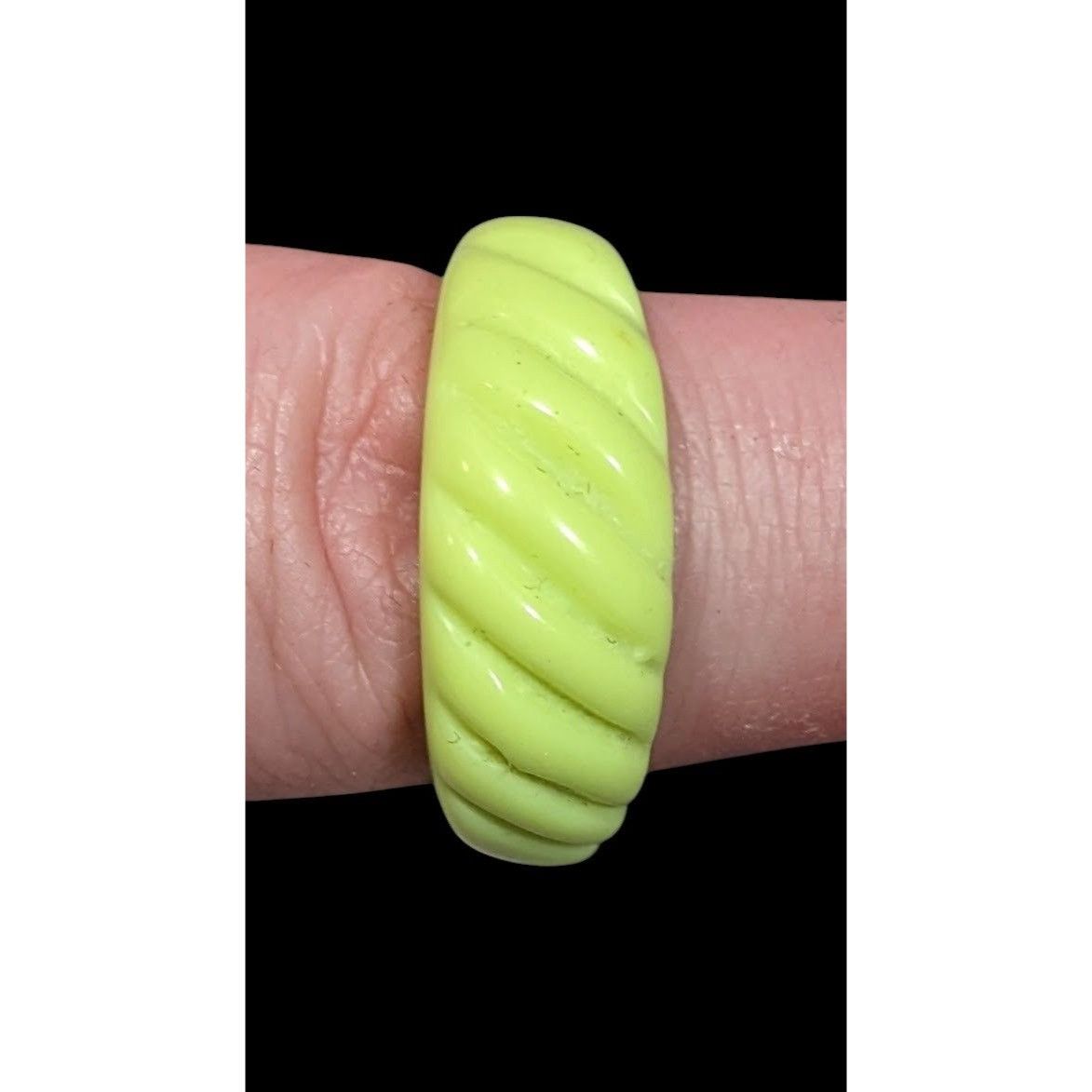 Other Retro Light Green Textured Open Bottom Dome Cuff Ring Size 8 Size ONE SIZE - 1 Thumbnail