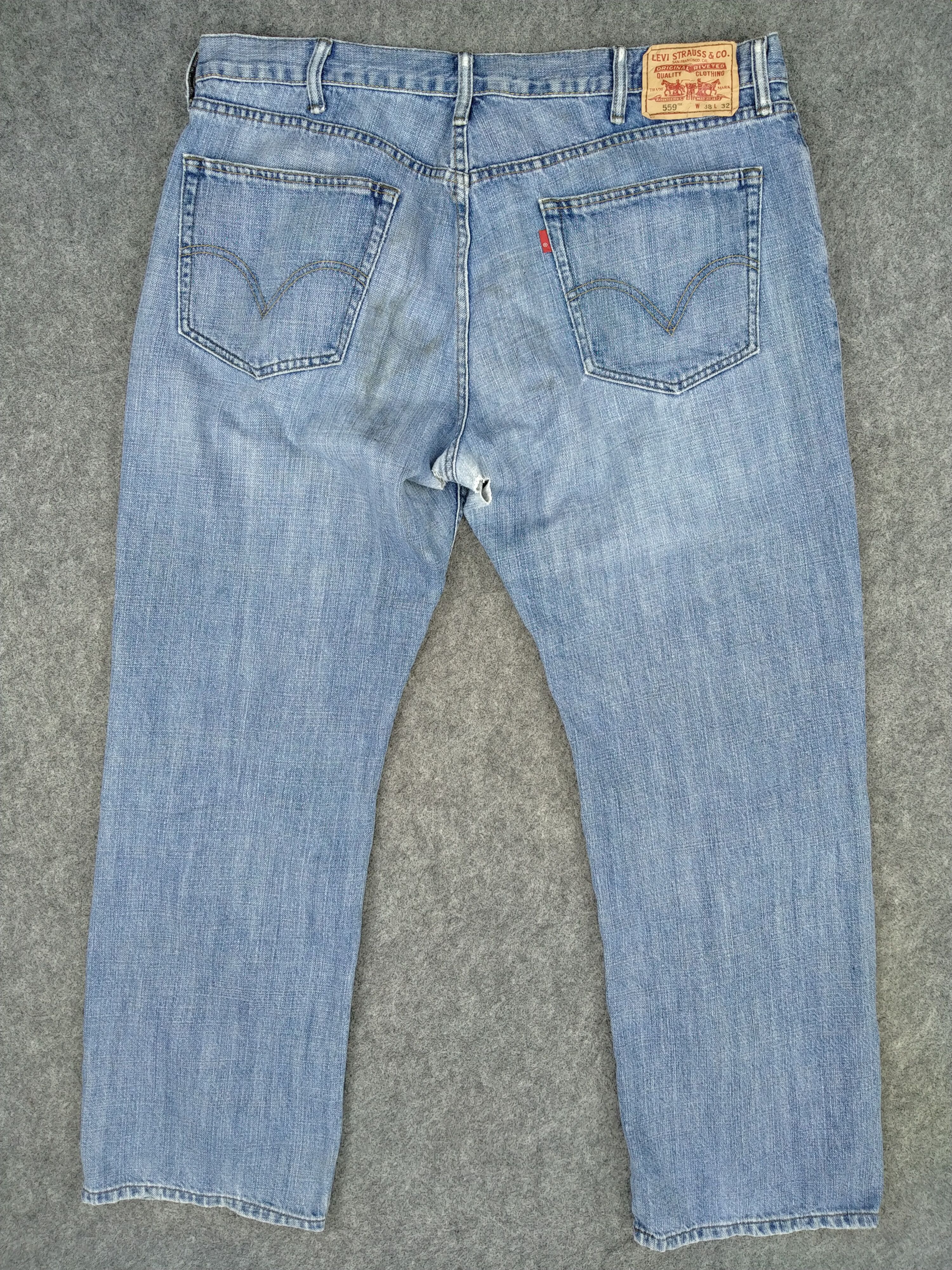 Levi's Vintage Levi's 559 Relaxed Straight Denim 38 x 30.5 -JN375 Size US 38 / EU 54 - 2 Thumbnail
