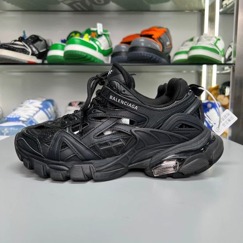 Balenciaga Balenciaga Track 2.0 Black Sneakers Size 36-2505 Size US 5 / IT 35 - 2 Thumbnail