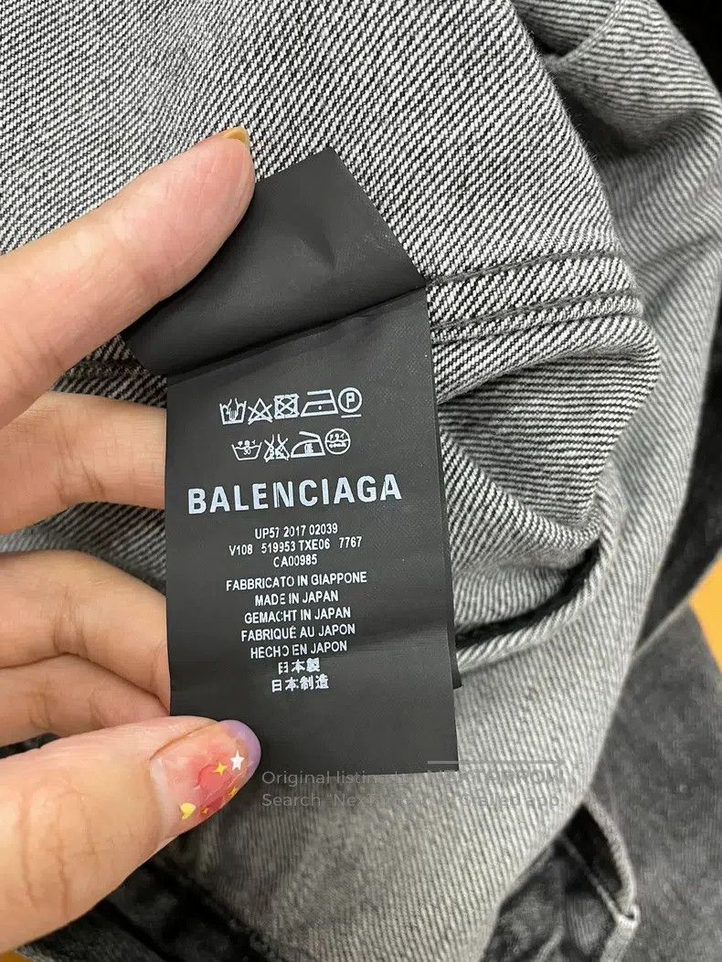 Balenciaga Balenciaga Hubei relief-lettered denim jacket, size 36 Size XS / US 0-2 / IT 36-38 - 6 Thumbnail