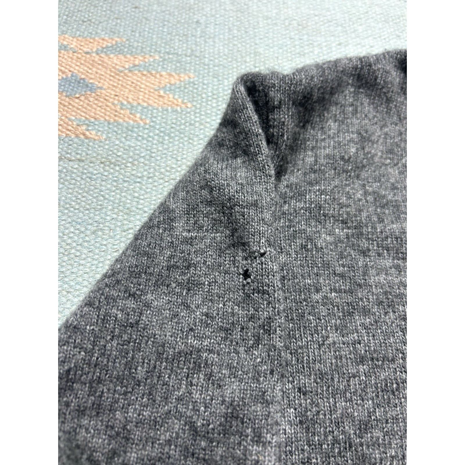 Vintage VINTAGE Richman Brothers Sweater Gray Pullover v Neck Mens Large 1960s Lambswool Acrylic Distressed Size US L / EU 52-54 / 3 - 5 Thumbnail