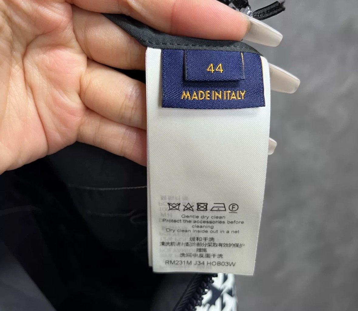Louis Vuitton Louis Vuitton's latest black and white hooded jacket Size US S / EU 44-46 / 1 - 4 Thumbnail