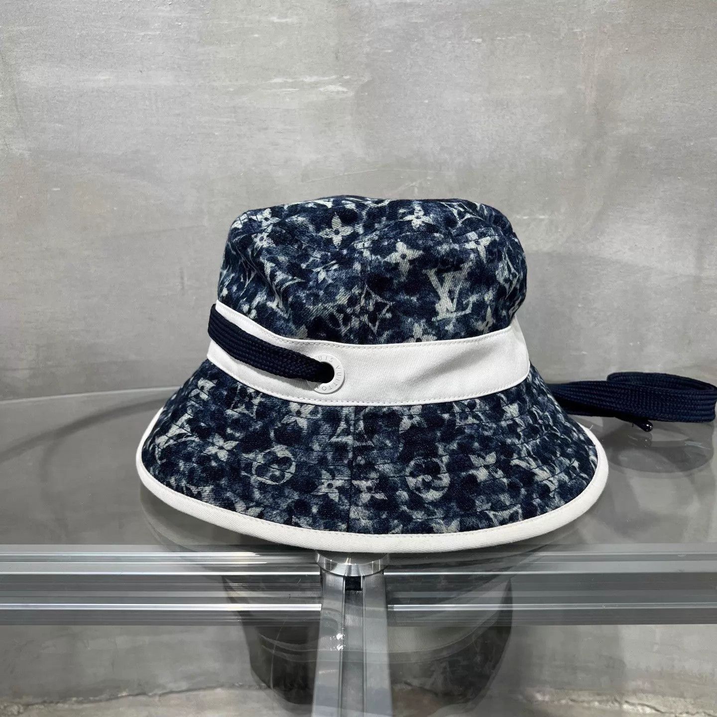 Louis Vuitton LV all over print blue bucket hat Size ONE SIZE - 4 Thumbnail