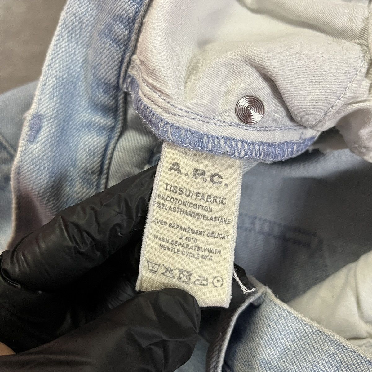 A.P.C. 2000s A.P.C. Petit New Standard Light Wash Jeans Button Fly Size US 29 - 6 Thumbnail