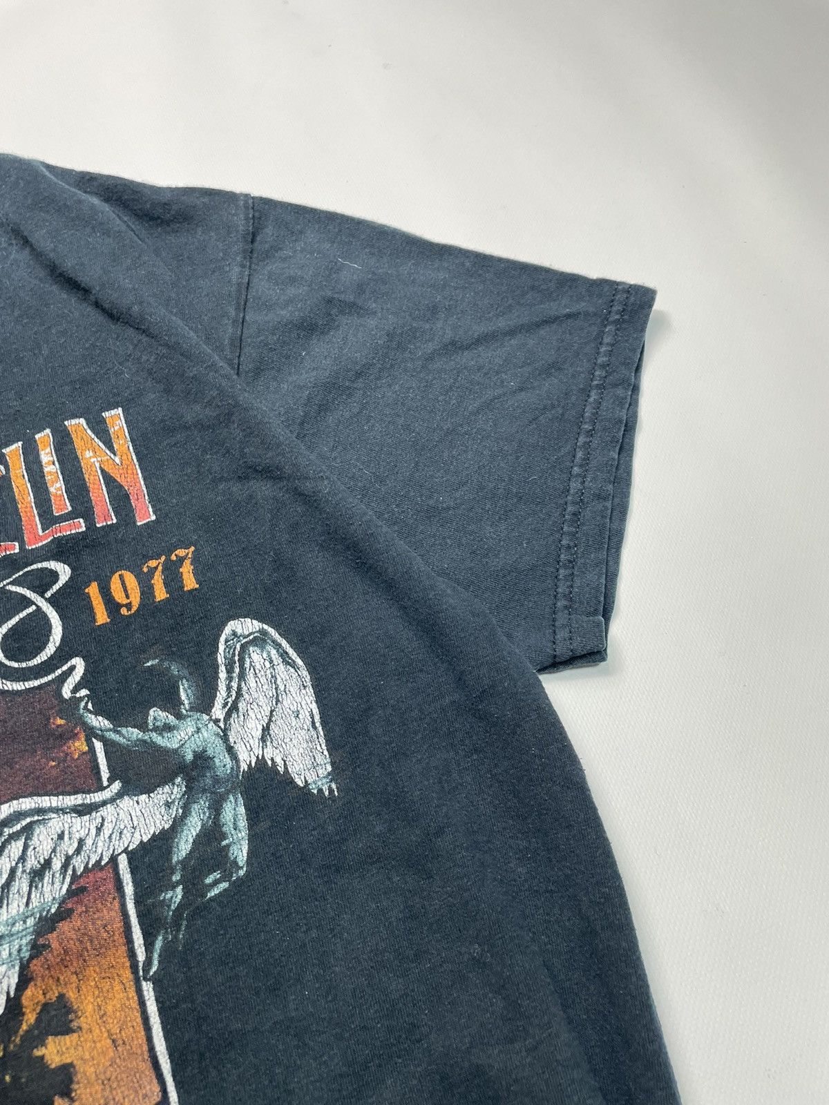 Band Tees Vintage Led Zeppelin Archive Distressed Band Tee Size US L / EU 52-54 / 3 - 6 Thumbnail