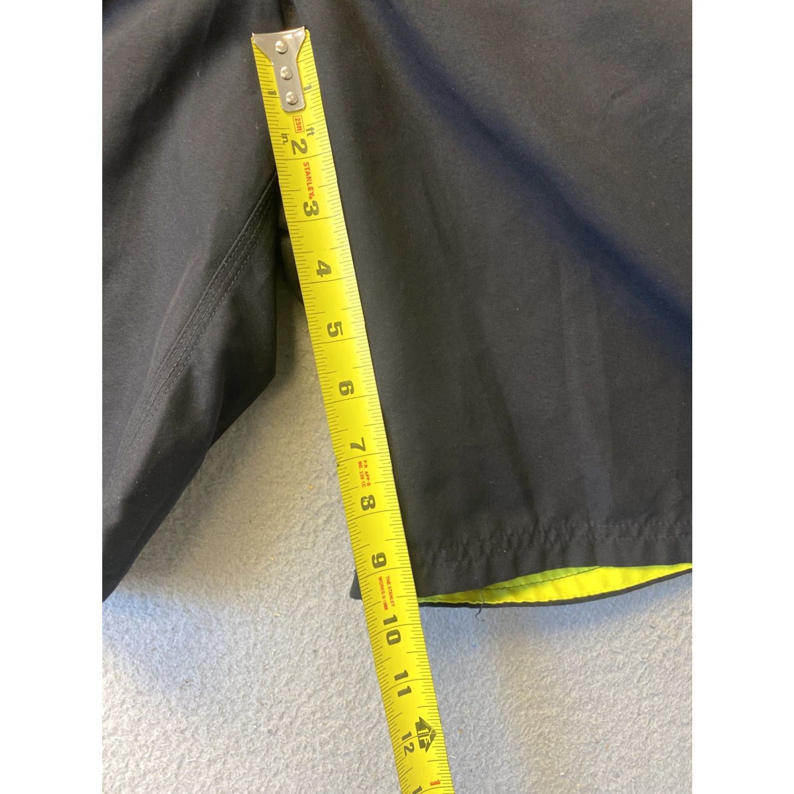 Nike Nike Men's Swim Shorts Size L Board Shorts Neon Black Drawstring Lined Swimsuit Size US 33 - 5 Thumbnail