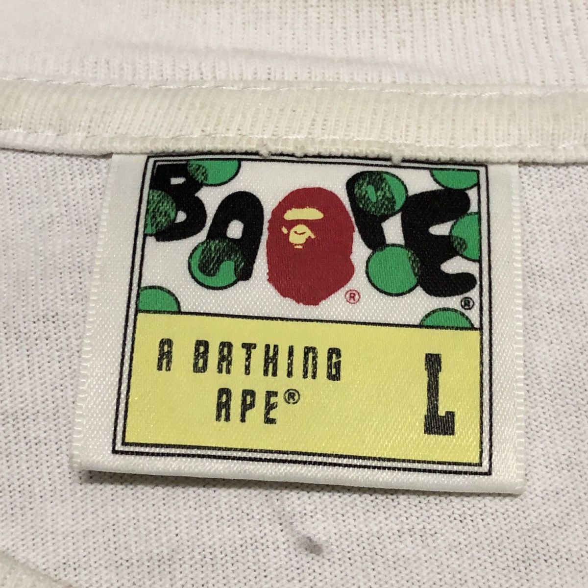 Bape A Bathing Ape Credit Card Hong Kong Exclusive Tshirts Size US L / EU 52-54 / 3 - 11 Thumbnail