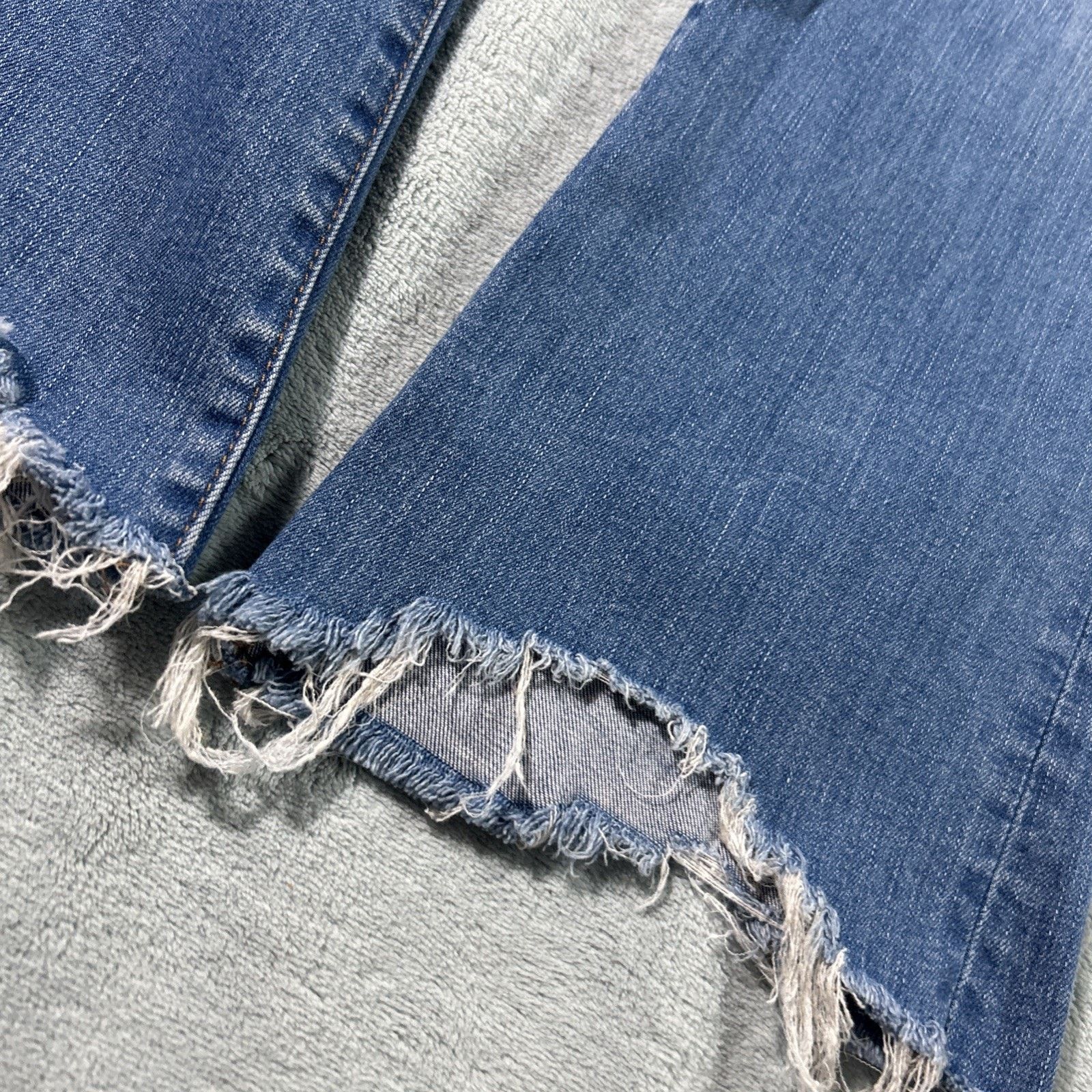 Madewell Baggy Bootcut Jeans 28x26 Raw Hem Flare Hamilton Dojo Button Size 28" / US 6 / IT 42 - 10 Thumbnail