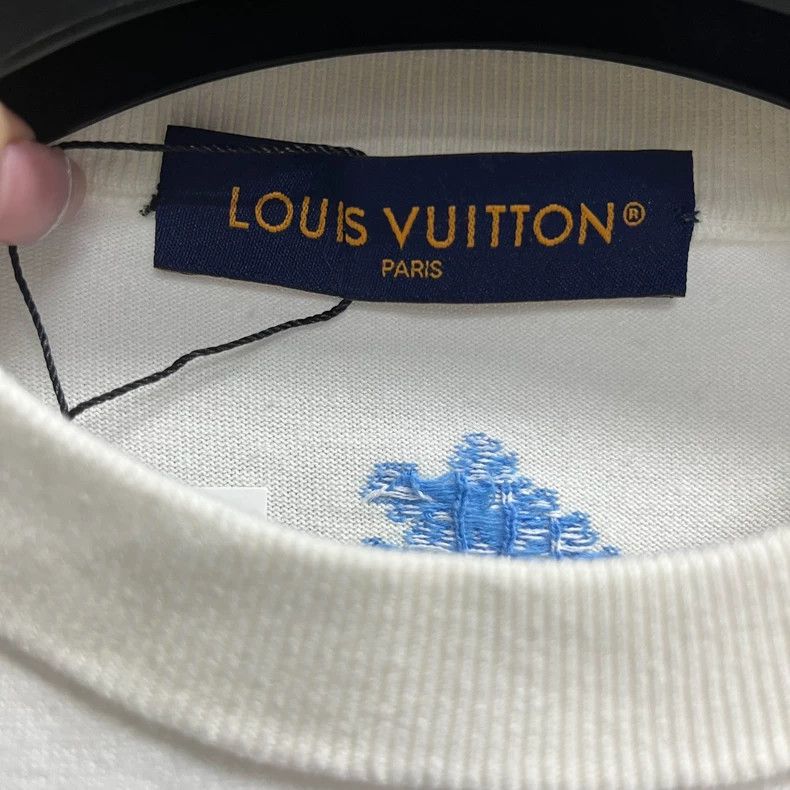 Louis Vuitton Louis Vuitton 24 new white monogrammed printed crew neck p Size US S / EU 44-46 / 1 - 2 Thumbnail