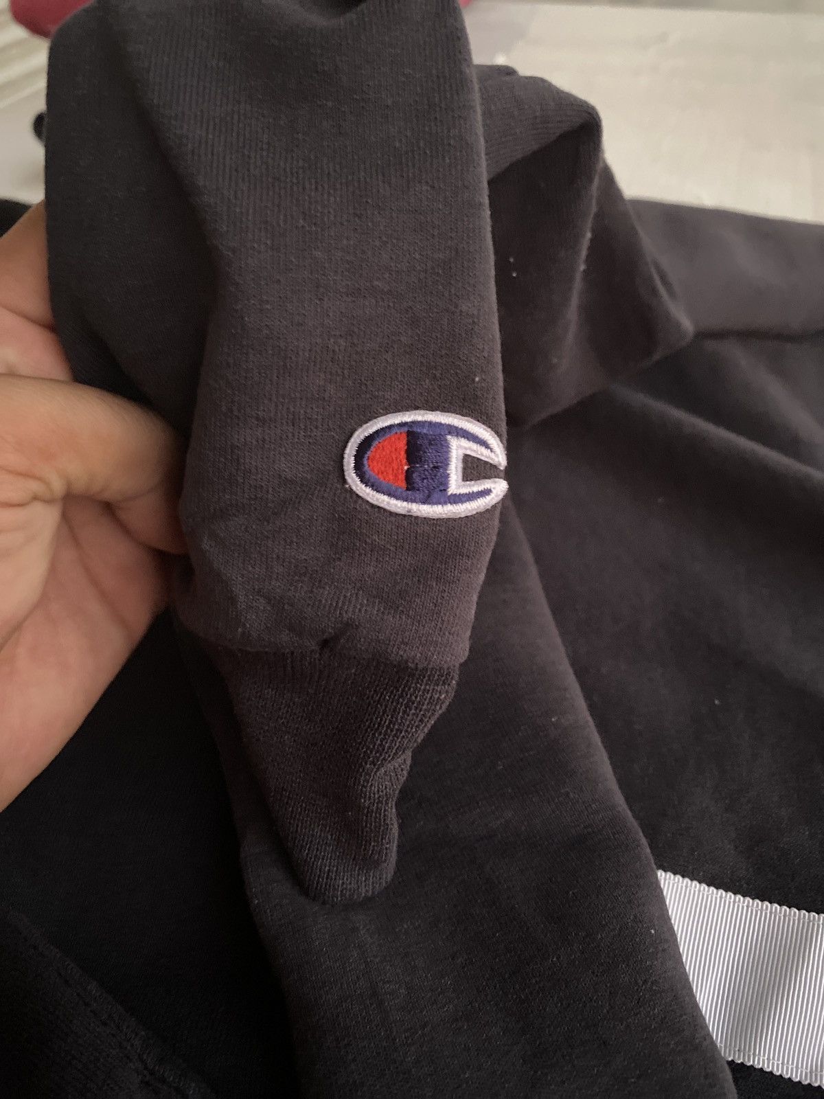 Champion × elvira.in.net Elvira Champion hoodies Size US L / EU 52-54 / 3 - 10 Thumbnail