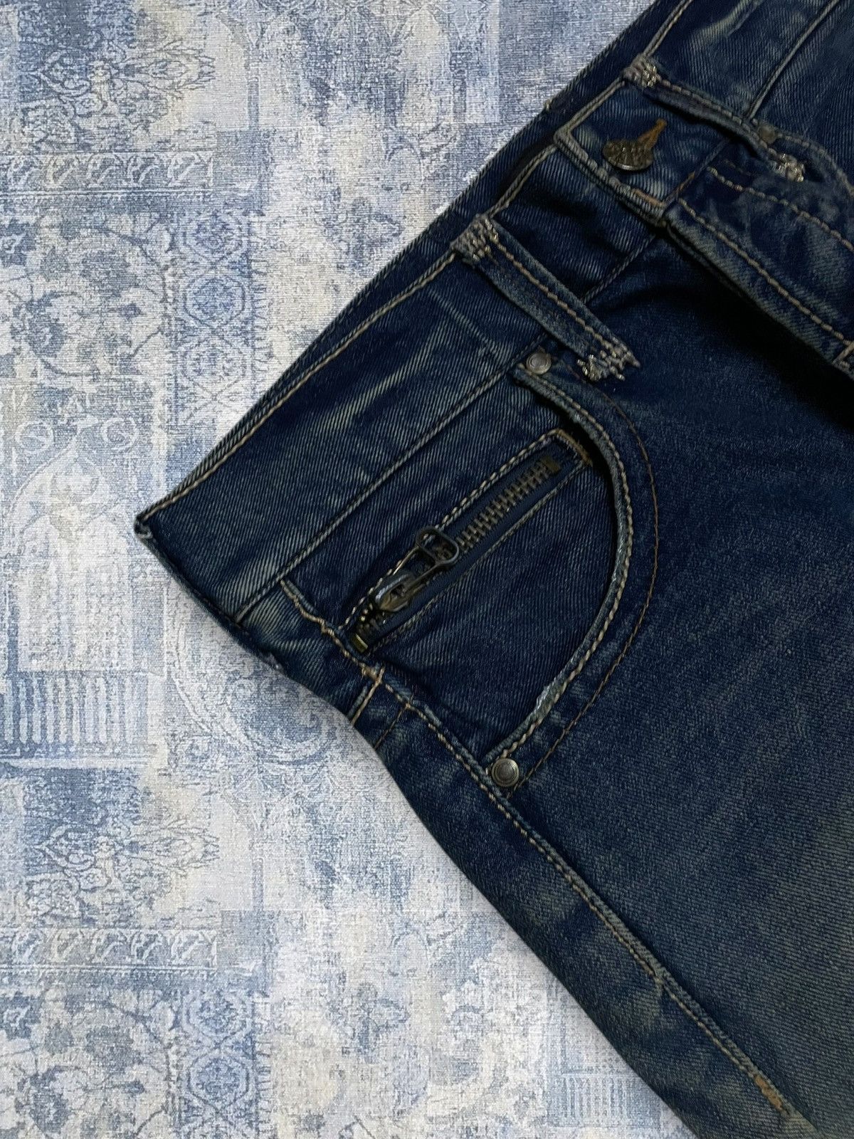 Le Grande Bleu (L.G.B.) Vintage 1990s Og Japan Designer Lagust Scab Distressed Denim Size US 30 / EU 46 - 9 Thumbnail