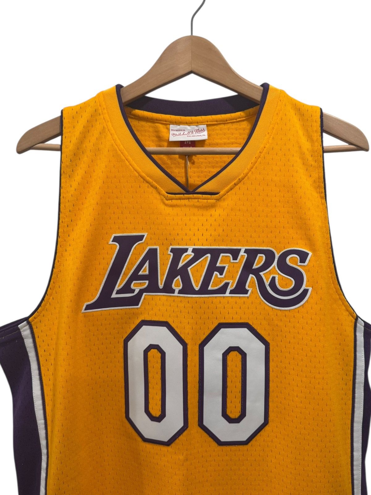 Playboi Carti Playboi Carti x Mitchell & Ness YVL Lakers Jersey Yellow Size US M / EU 48-50 / 2 - 2 Thumbnail