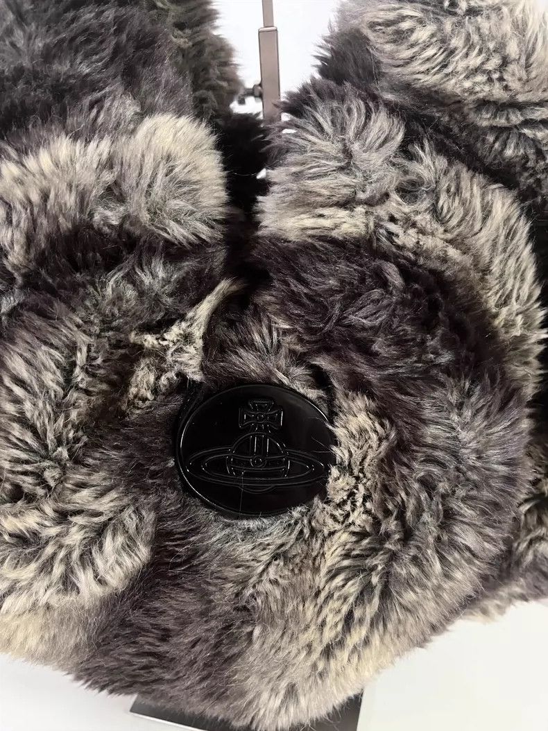 Vivienne Westwood Vivienne Westwood Brown grey Saturn logo button round fur Size ONE SIZE - 2 Thumbnail